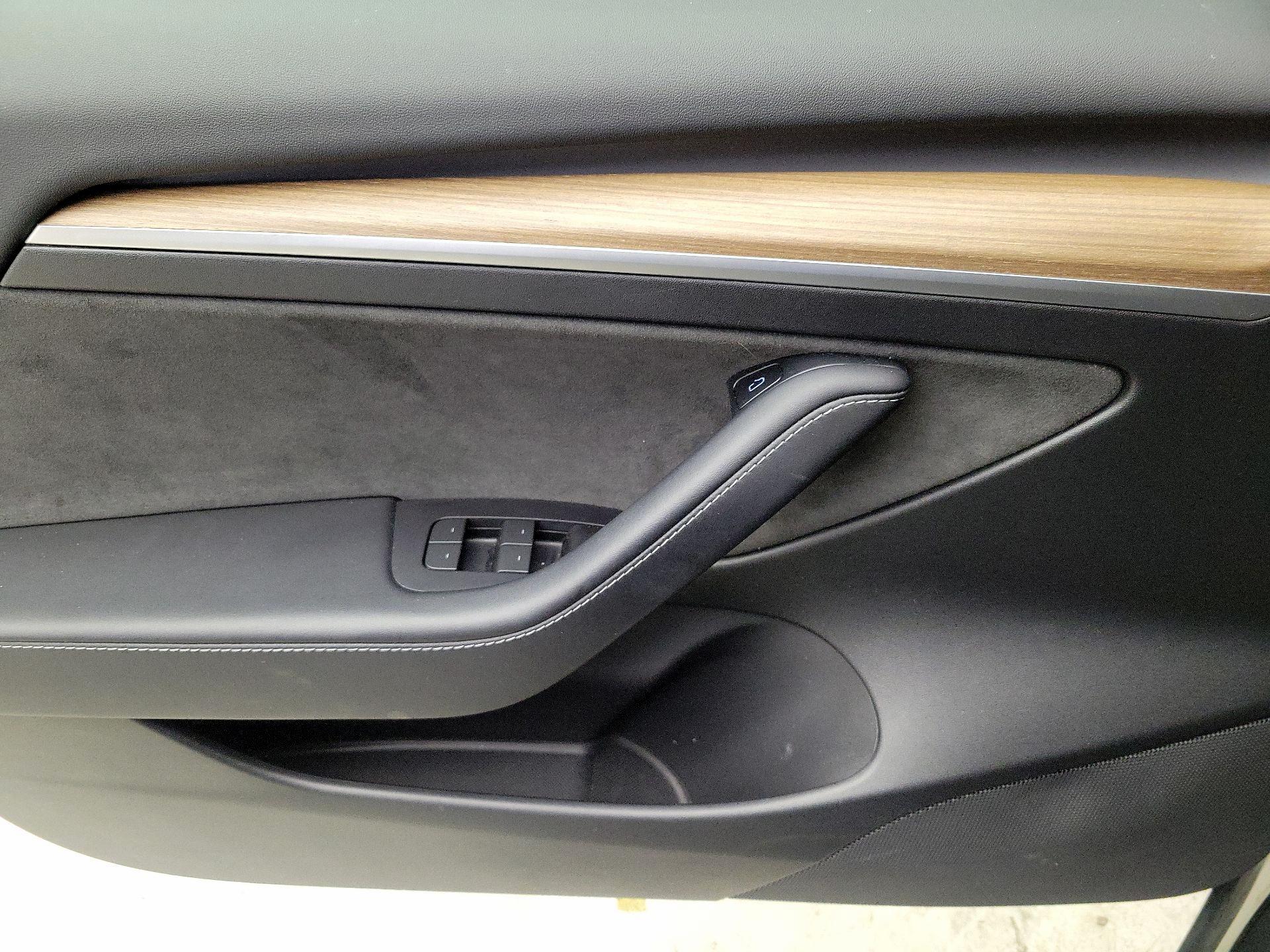 Thumbnail: 2023 Tesla Model 3 - 12