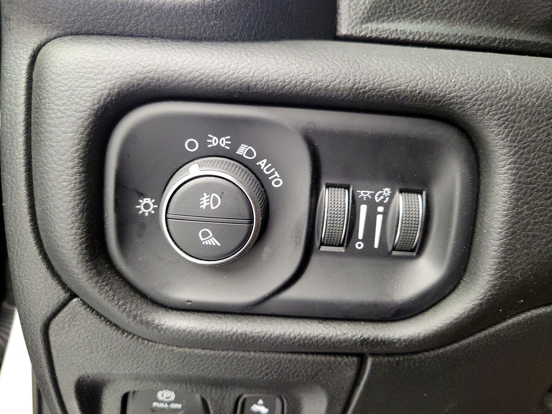 Thumbnail: 2025 RAM 1500 - 13