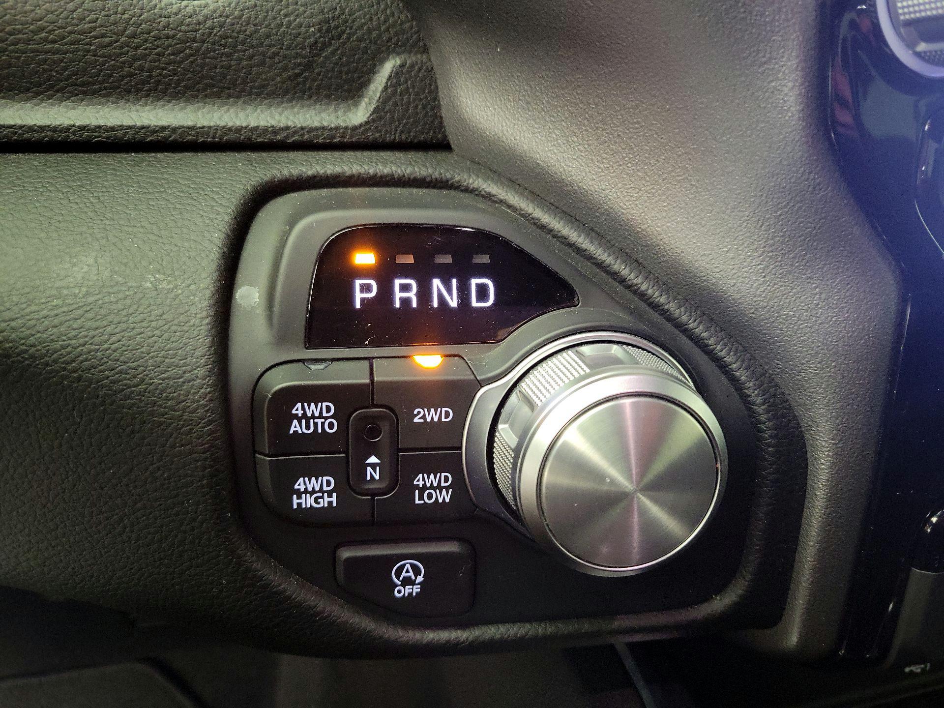 Thumbnail: 2025 RAM 1500 - 18