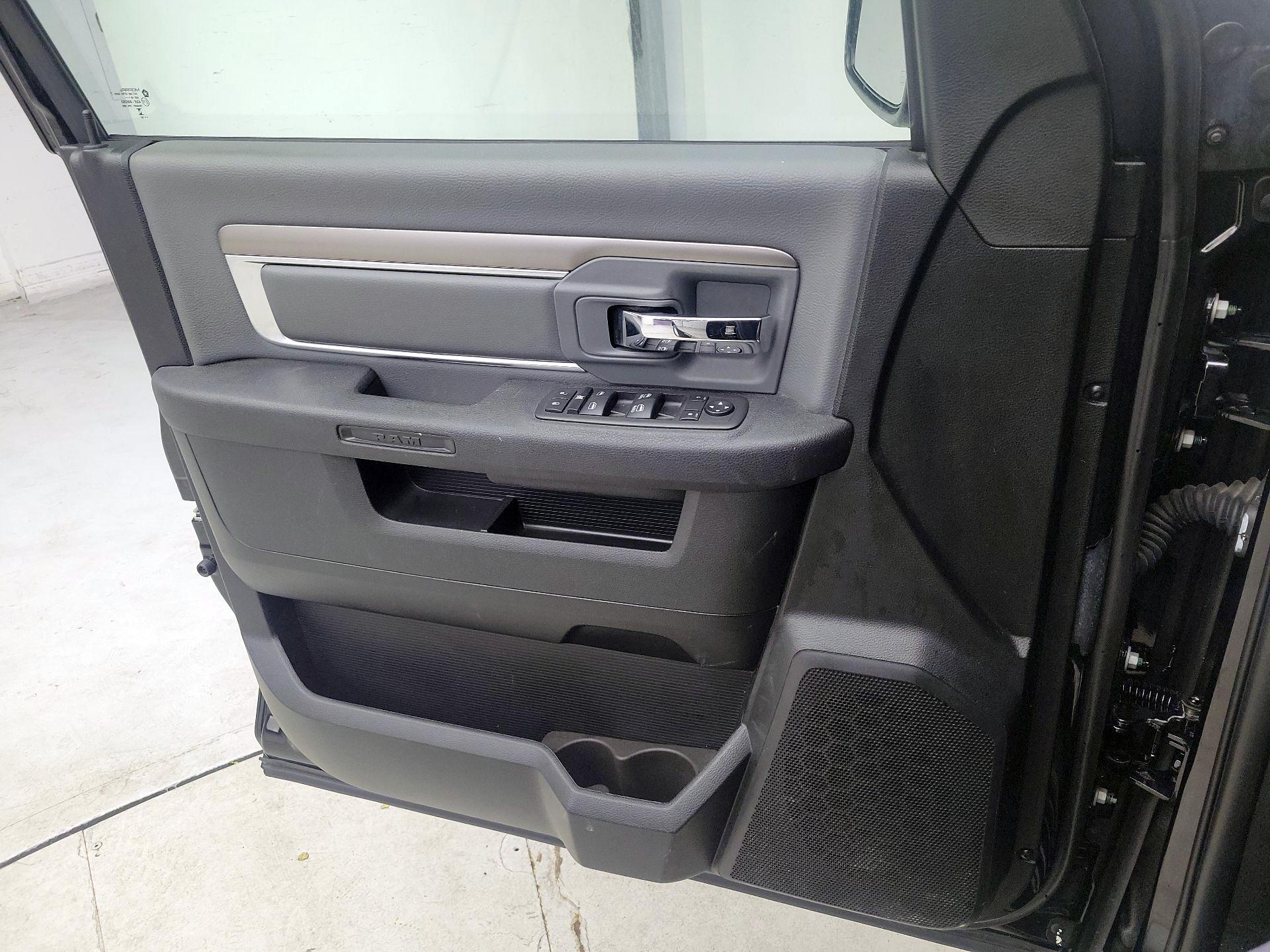 Thumbnail: 2024 RAM 1500 Classic - 12