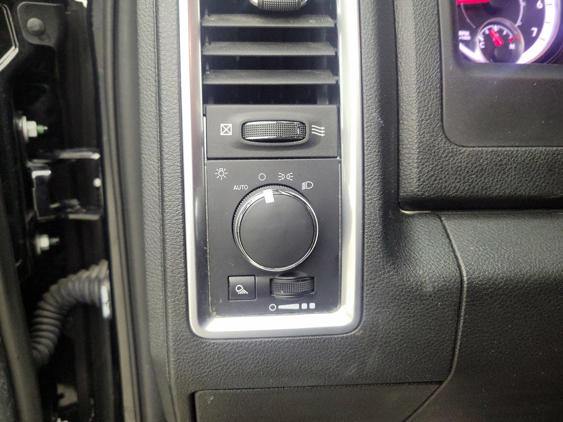 Thumbnail: 2024 RAM 1500 Classic - 13