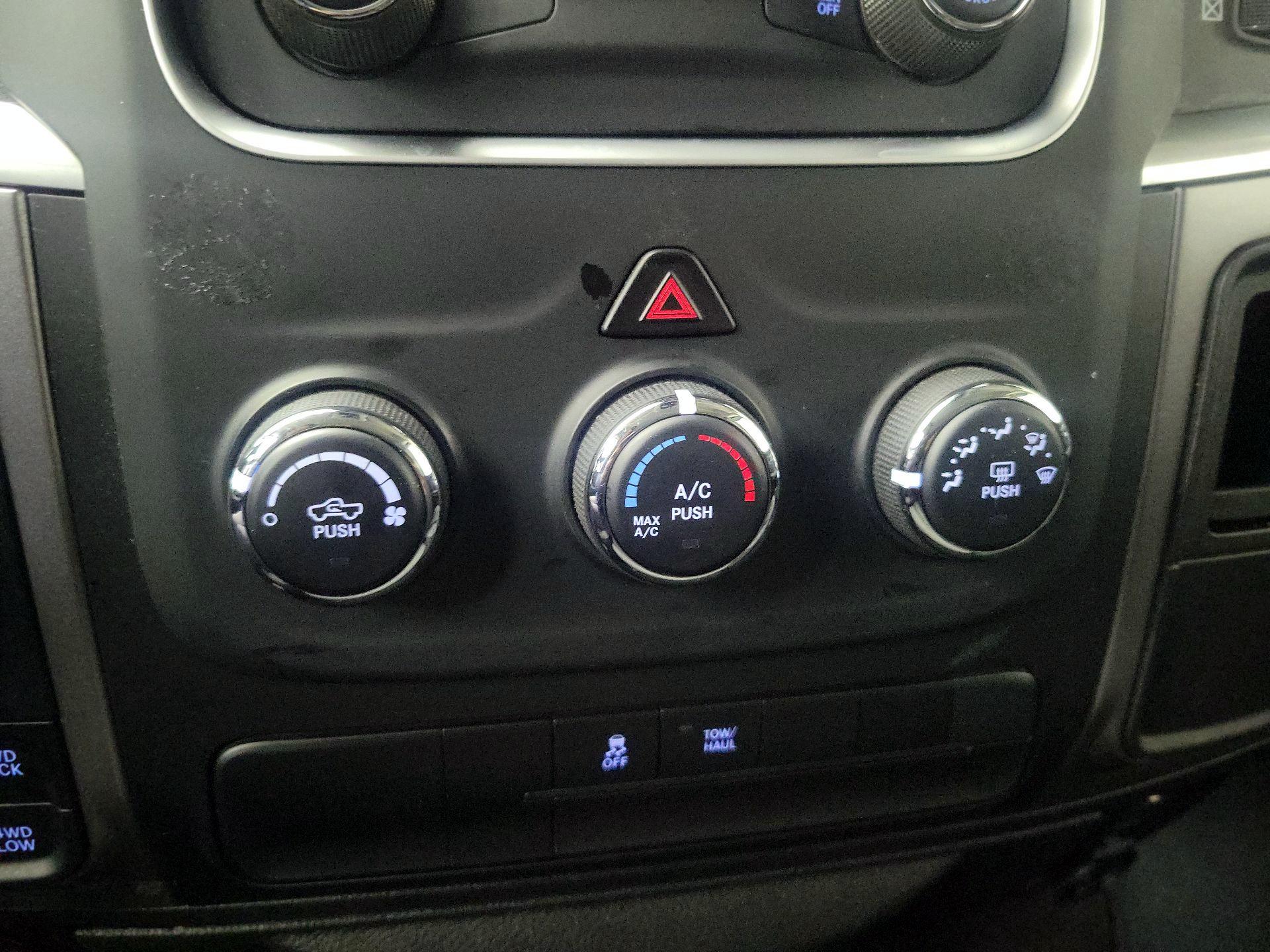 Thumbnail: 2024 RAM 1500 Classic - 16