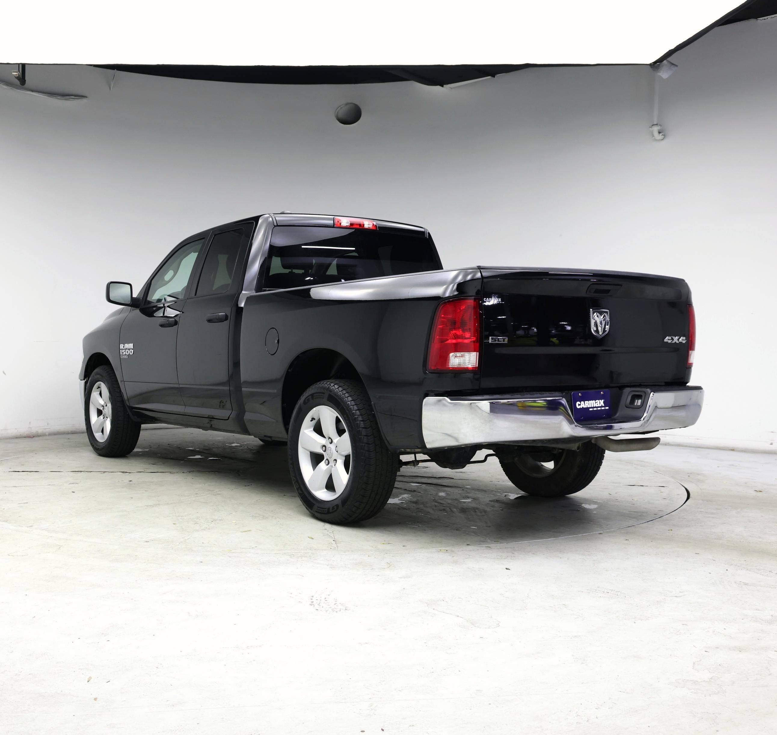 Thumbnail: 2024 RAM 1500 Classic - 2