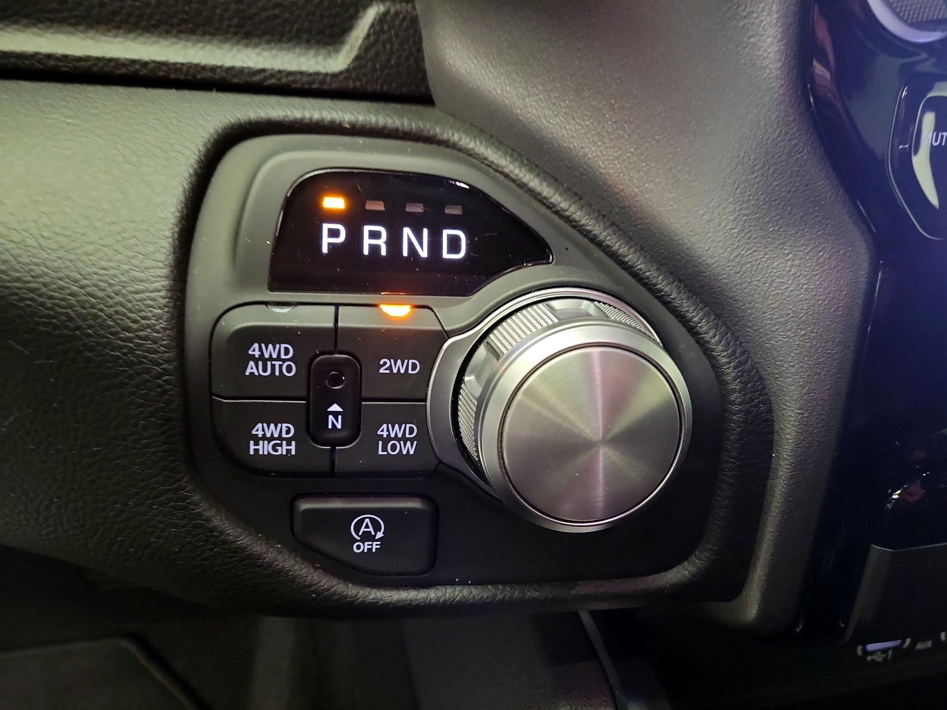 Thumbnail: 2025 RAM 1500 - 18