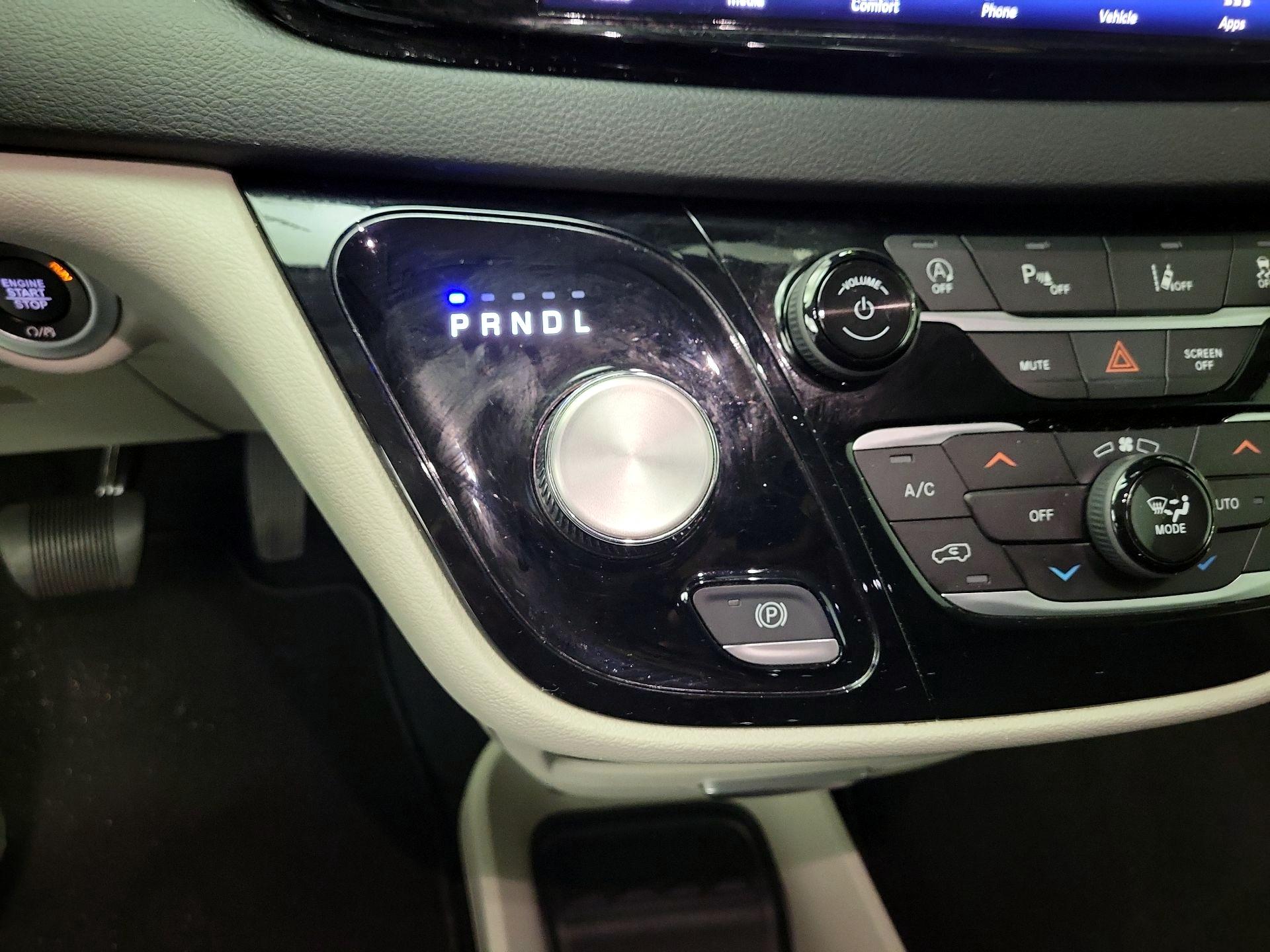 Thumbnail: 2024 Chrysler Pacifica - 17