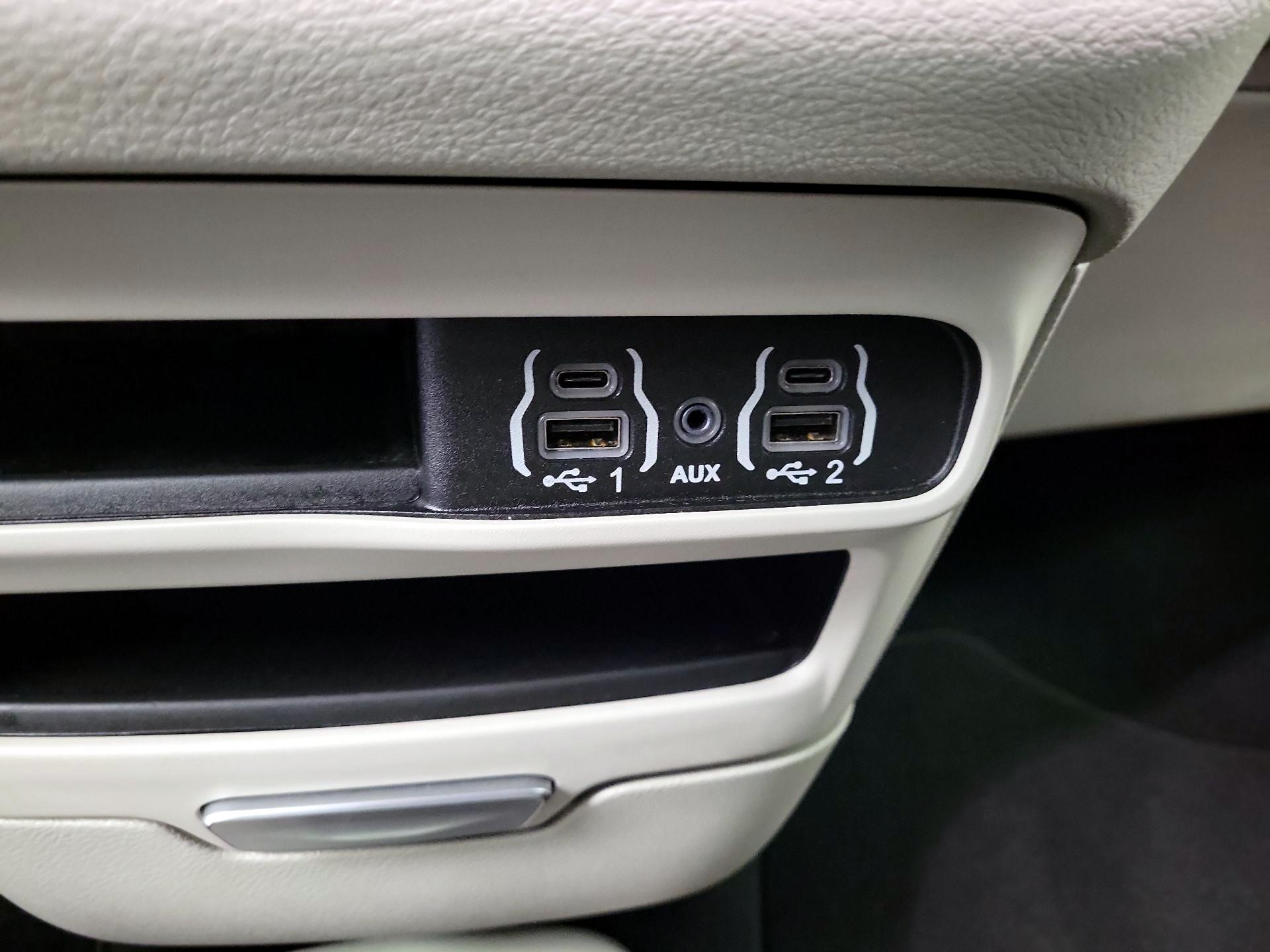 Thumbnail: 2024 Chrysler Pacifica - 18