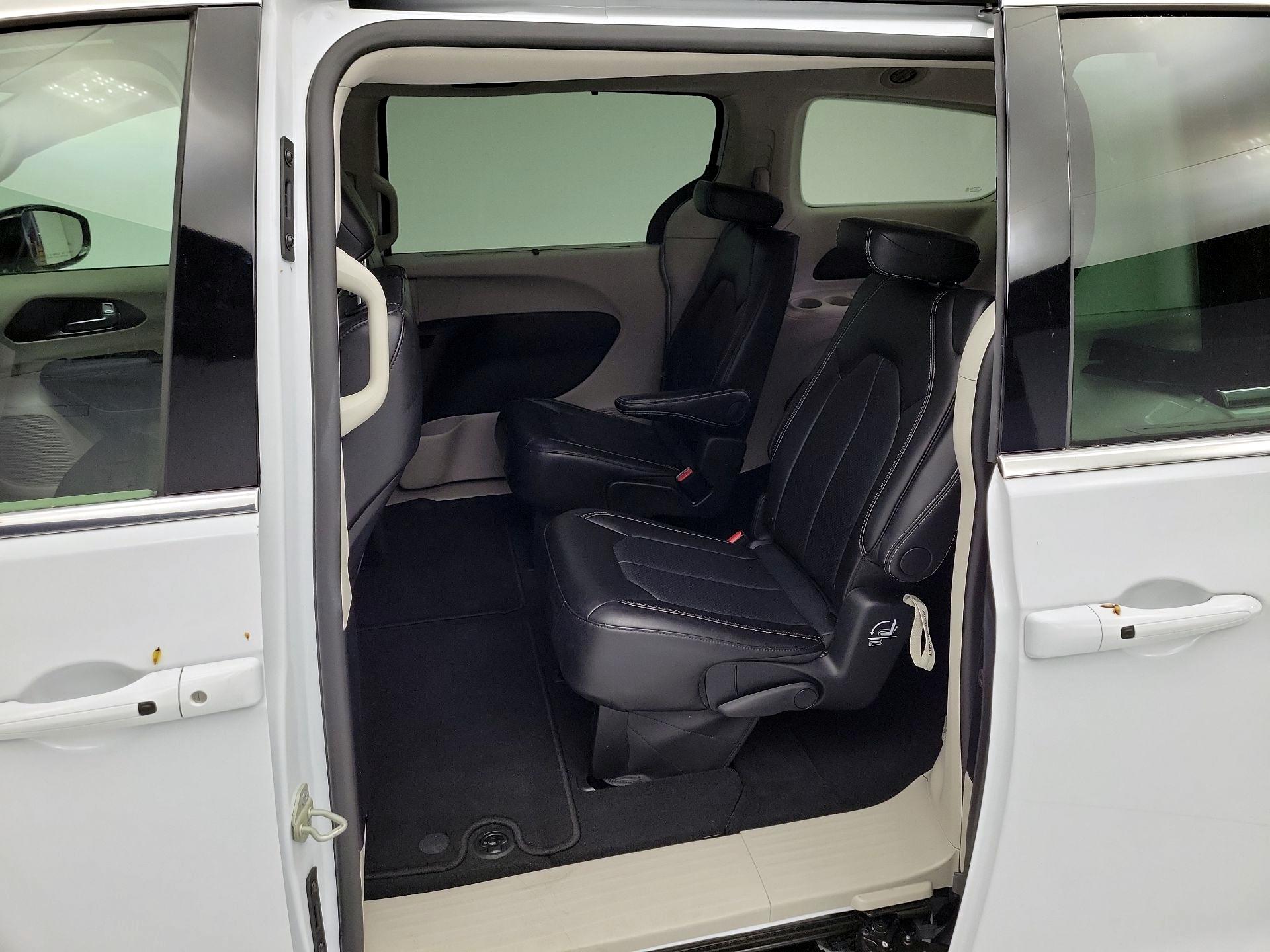 Thumbnail: 2024 Chrysler Pacifica - 19