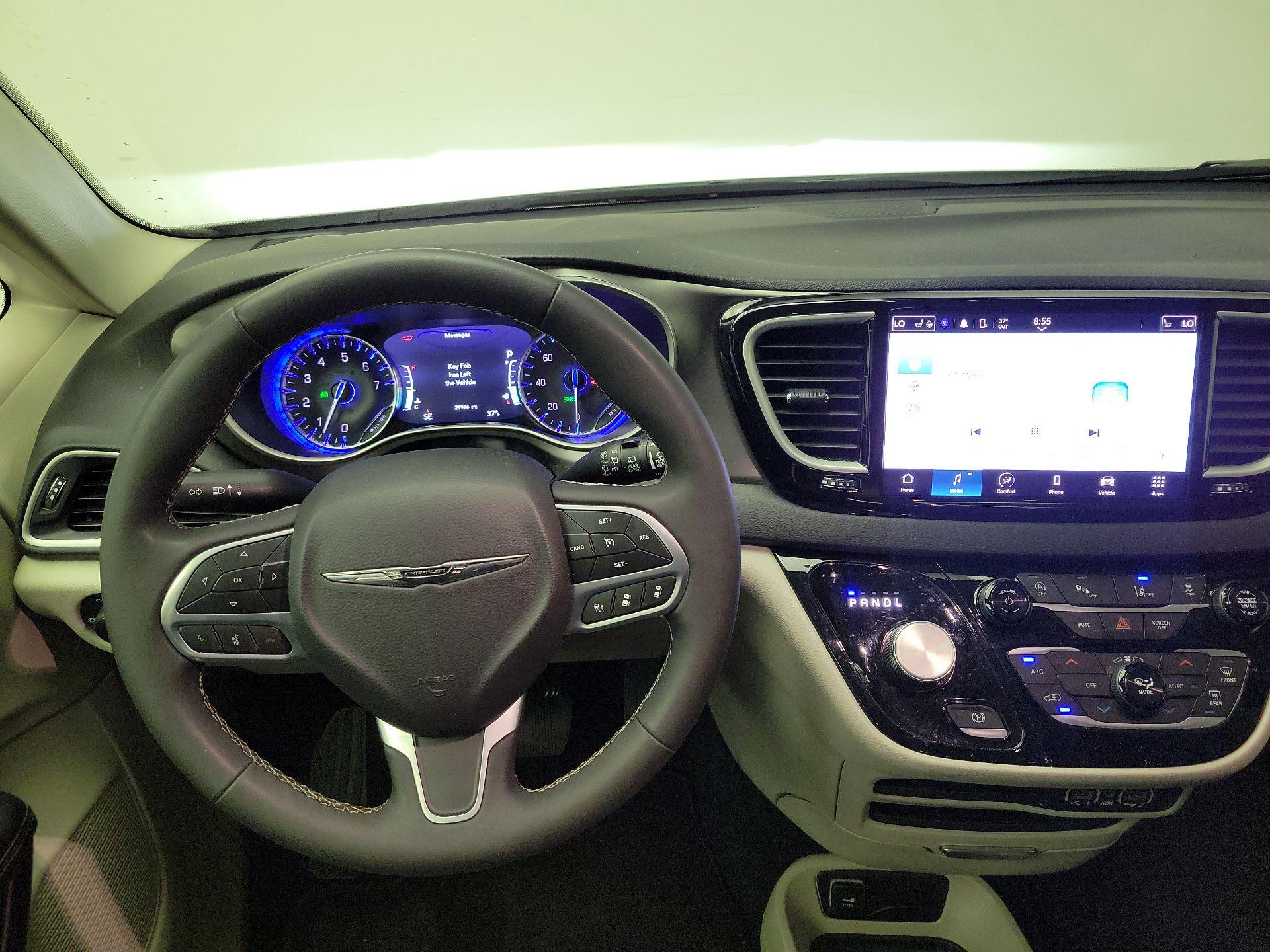 Thumbnail: 2024 Chrysler Pacifica - 10