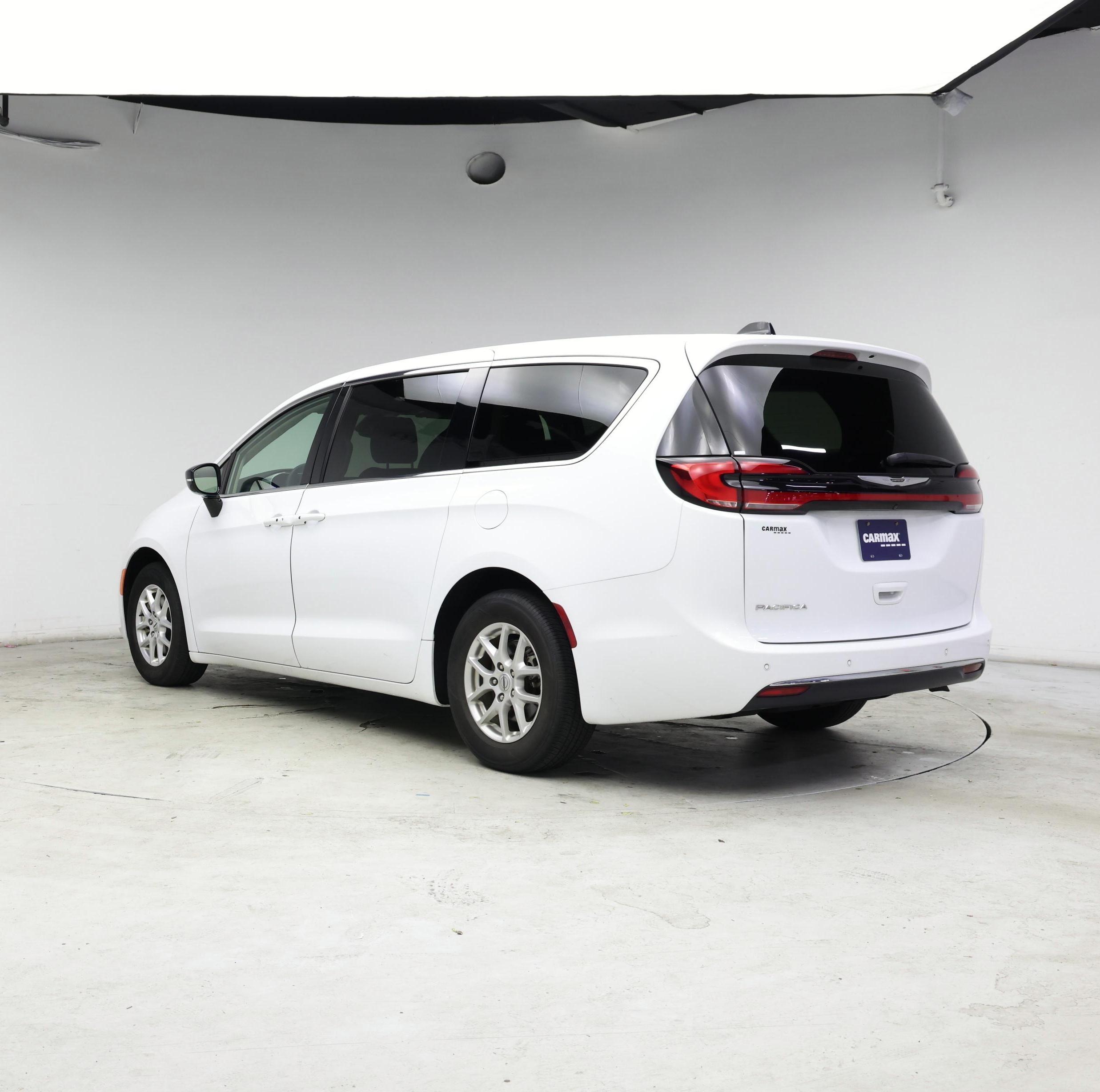 Thumbnail: 2024 Chrysler Pacifica - 2