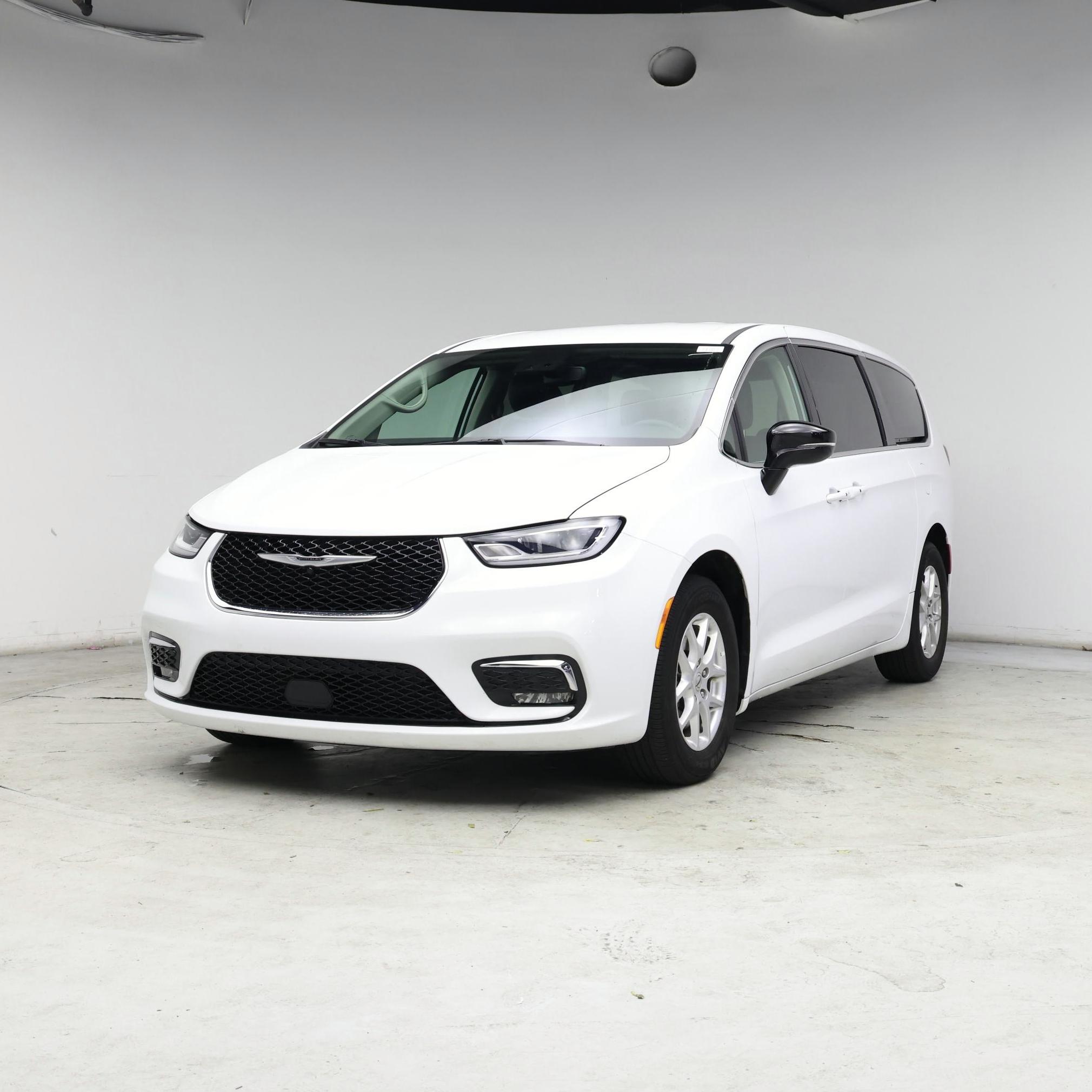 Thumbnail: 2024 Chrysler Pacifica - 4