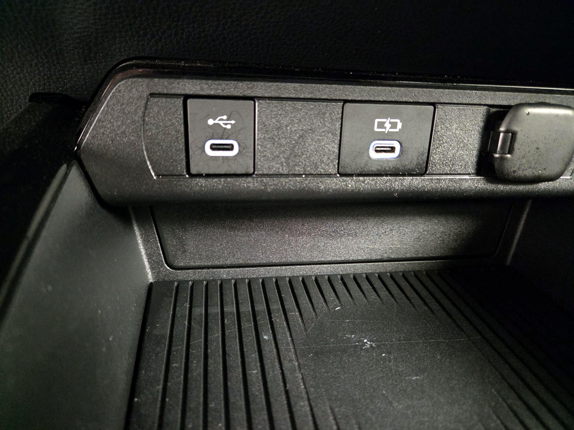 Thumbnail: 2024 Toyota Prius - 18