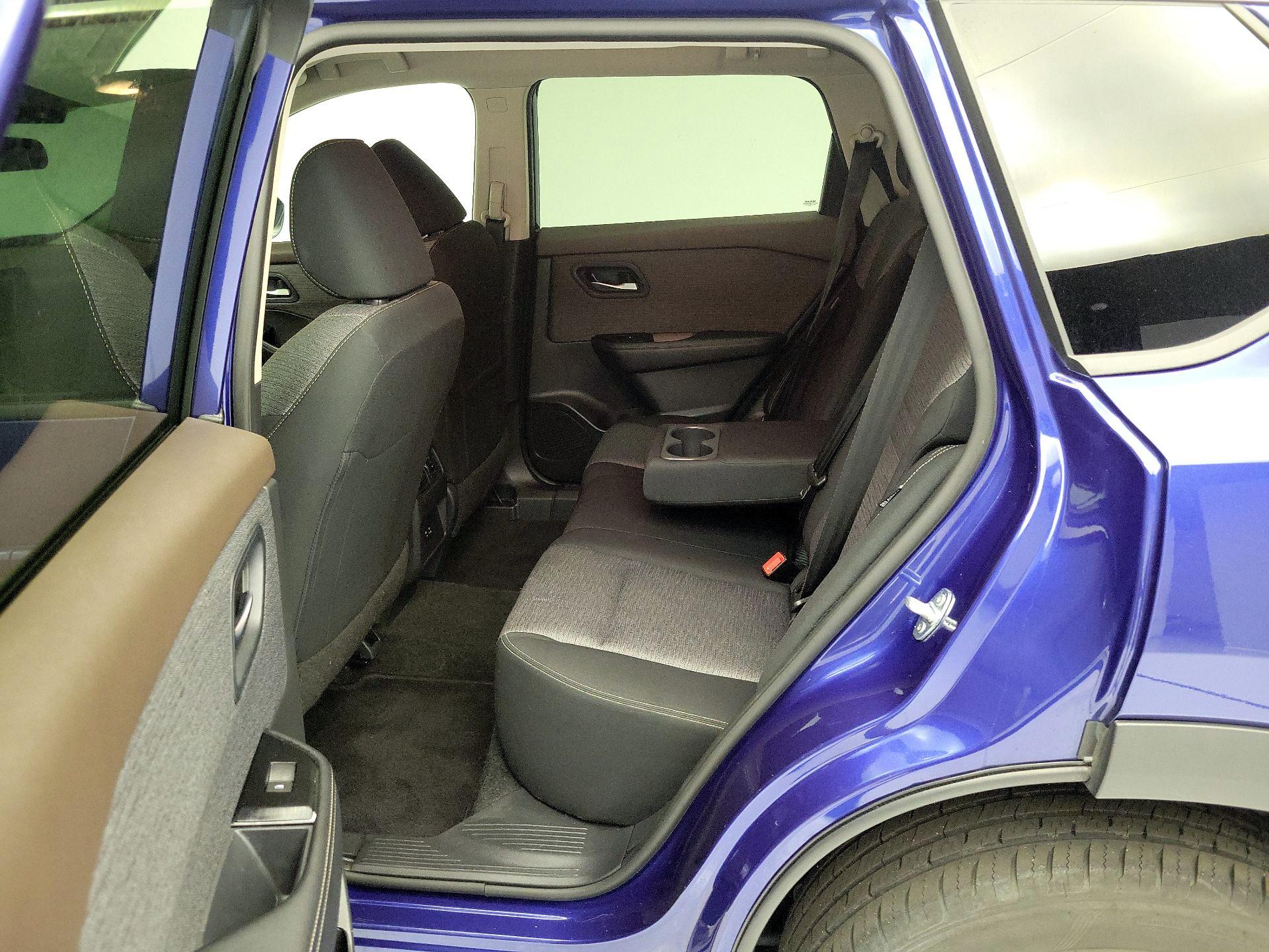 Thumbnail: 2023 Nissan Rogue - 19