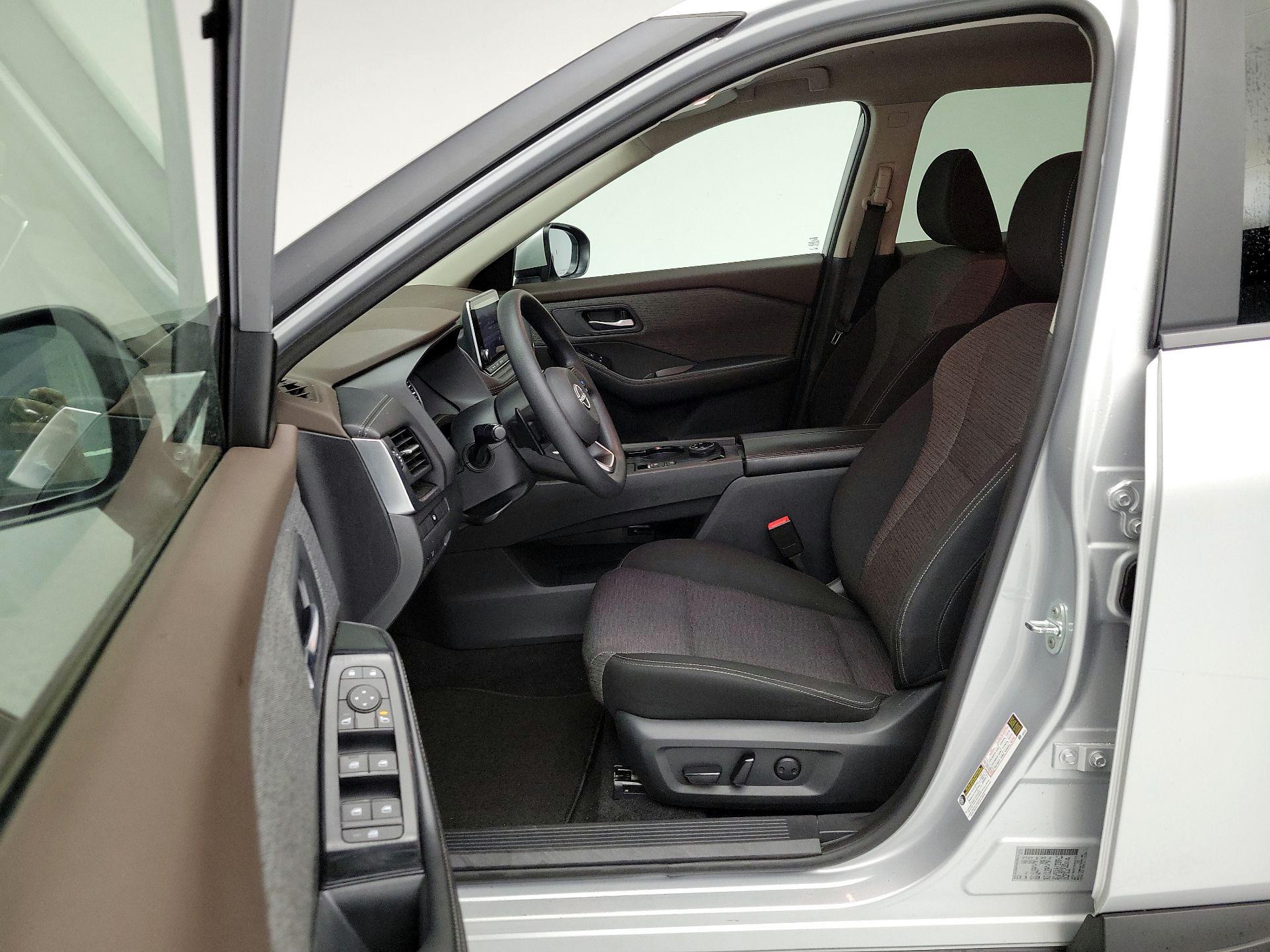 Thumbnail: 2023 Nissan Rogue - 11