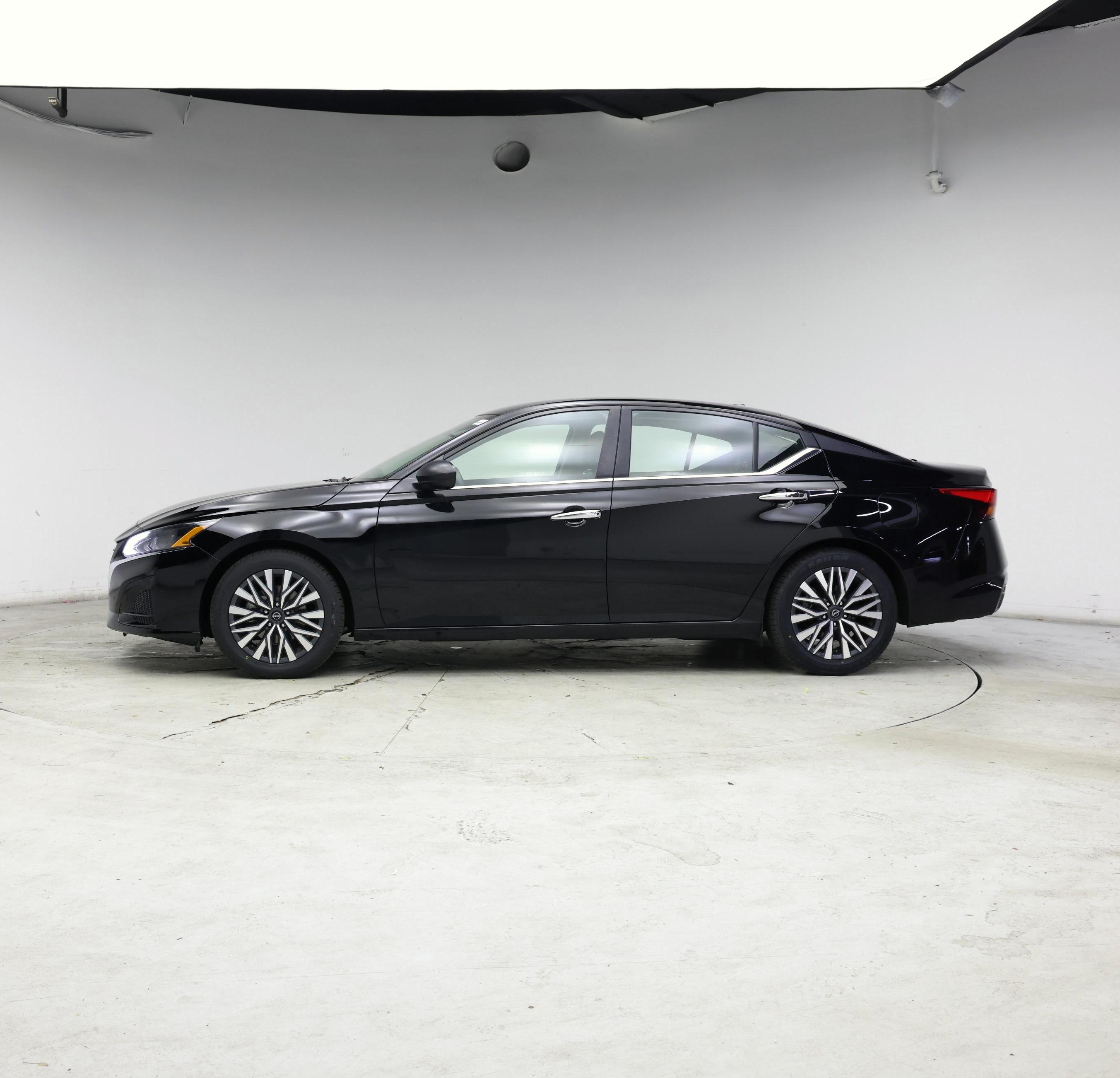 Thumbnail: 2024 Nissan Altima - 3