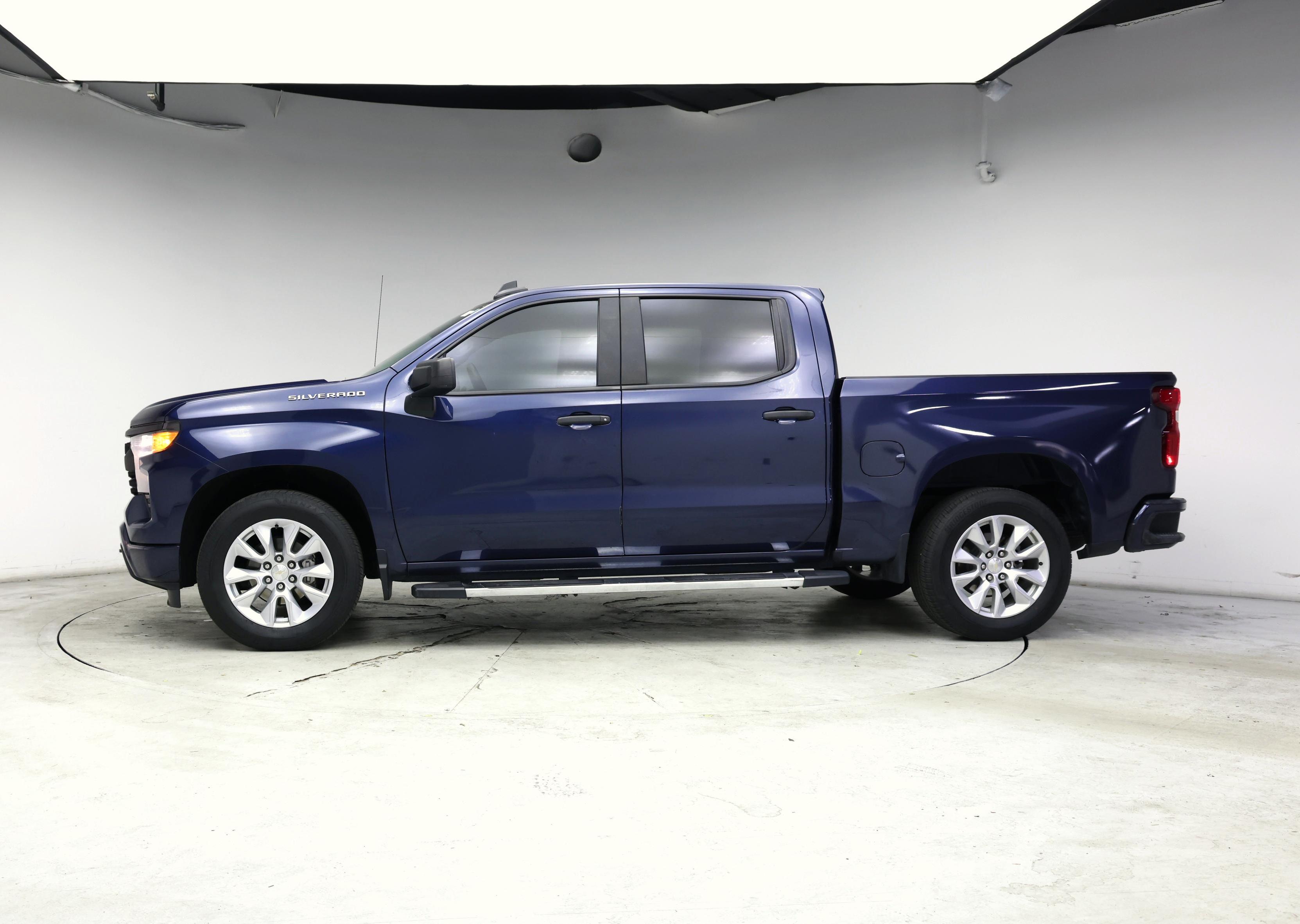 Thumbnail: 2023 Chevrolet Silverado 1500 - 3