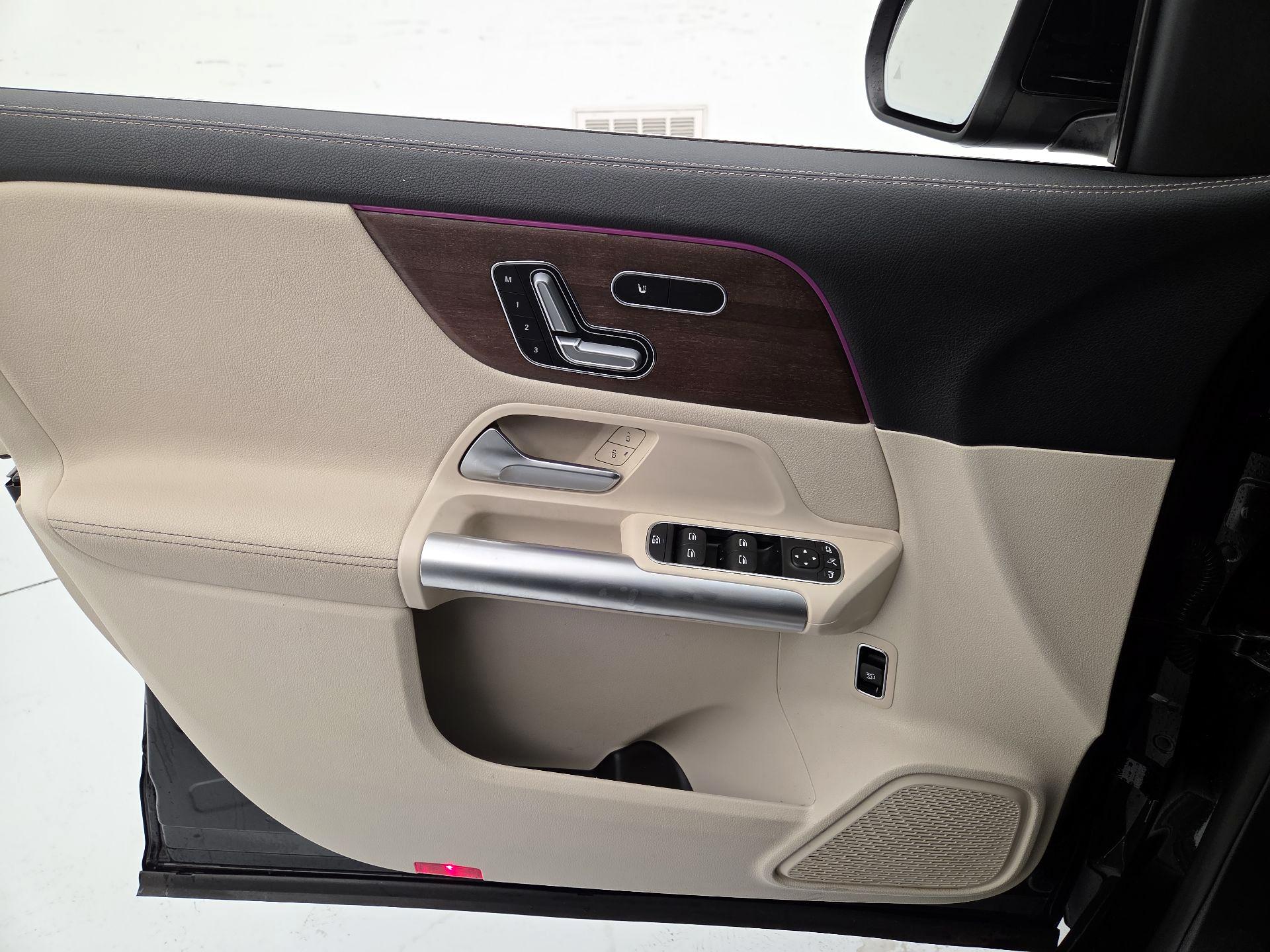 Thumbnail: 2023 Mercedes-Benz GLA - 12