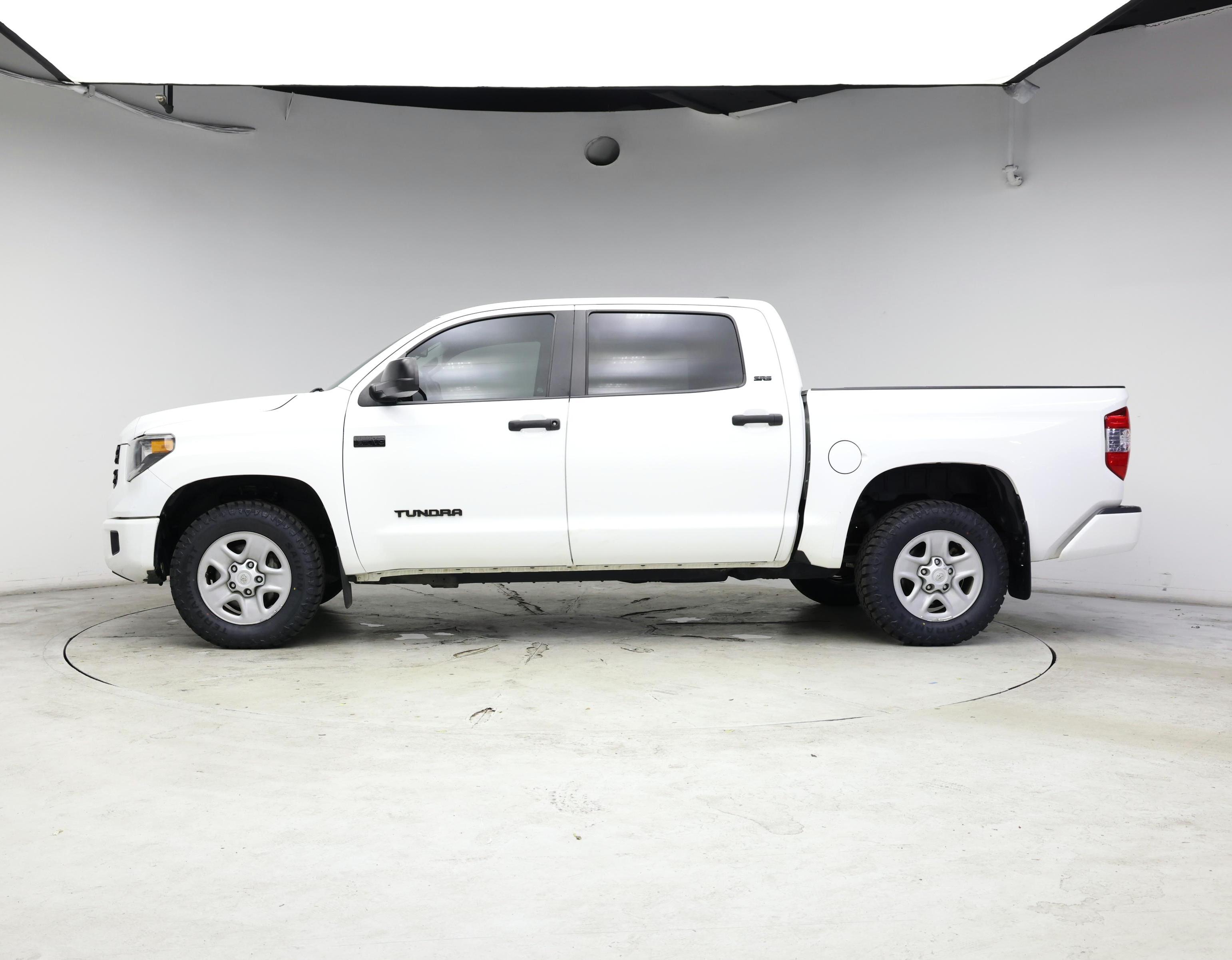 Thumbnail: 2020 Toyota Tundra - 3