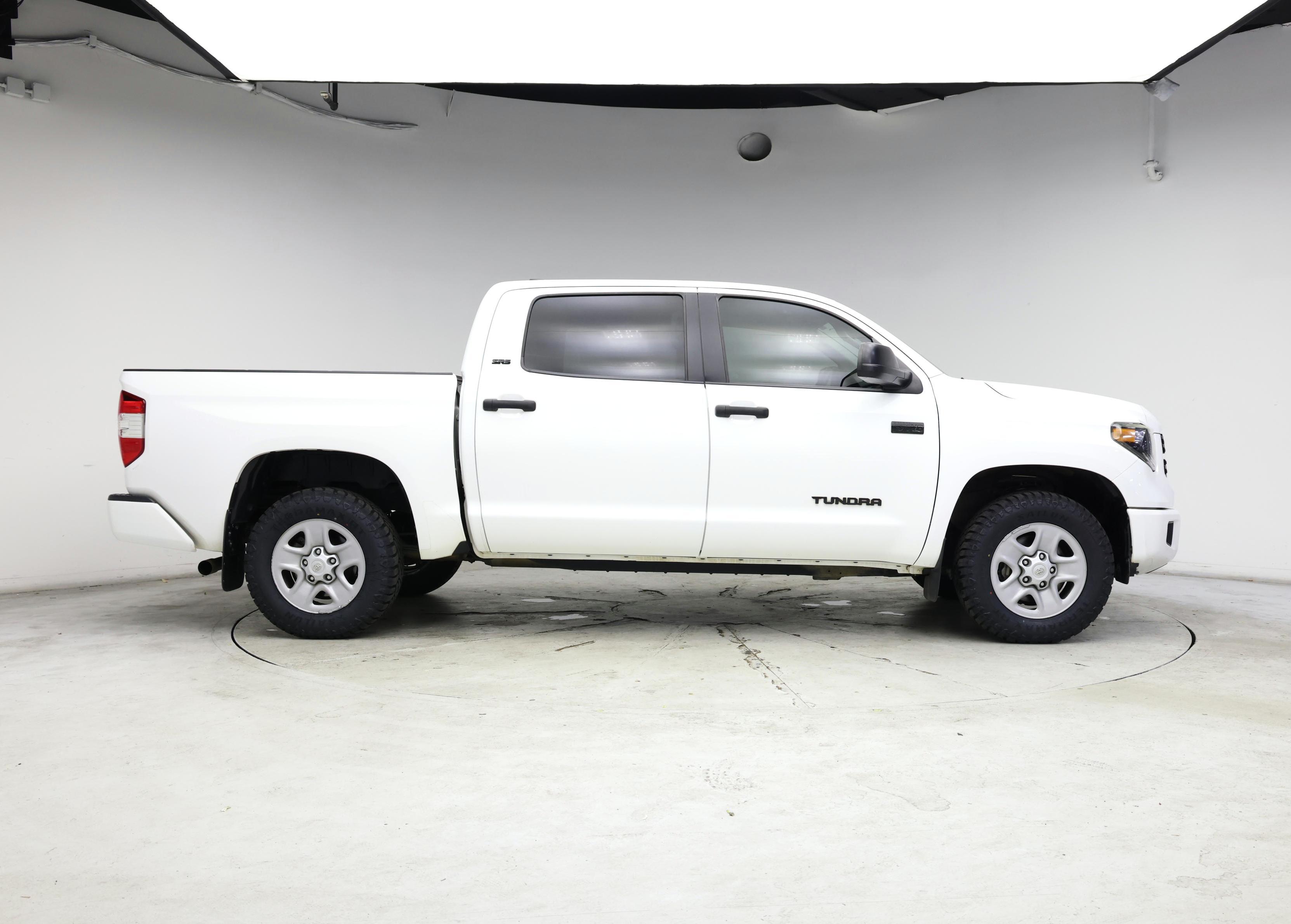 Thumbnail: 2020 Toyota Tundra - 7