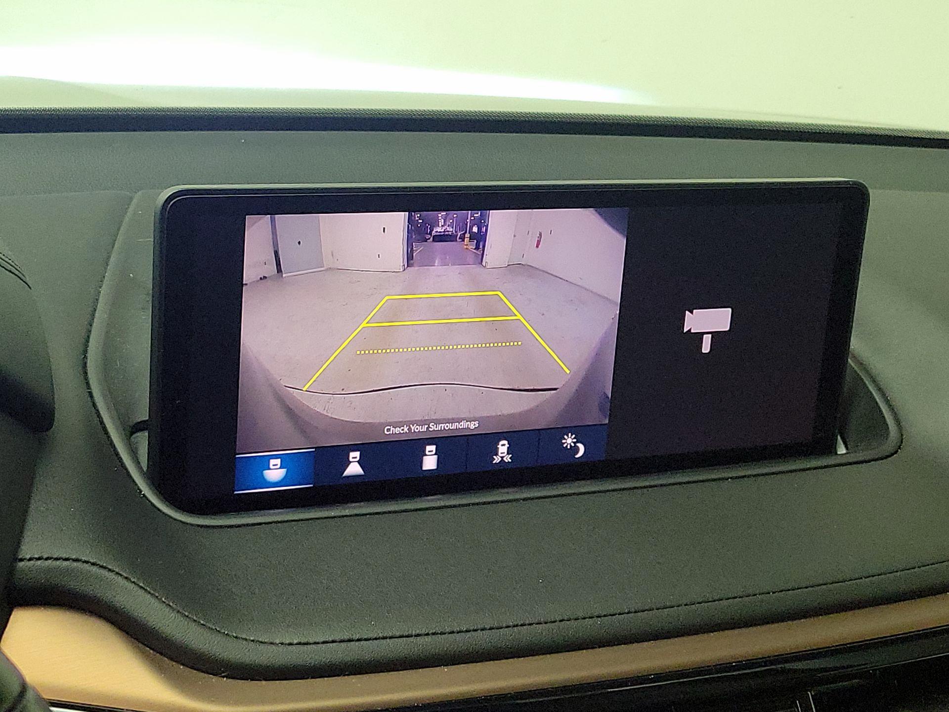 Thumbnail: 2022 Acura MDX - 14