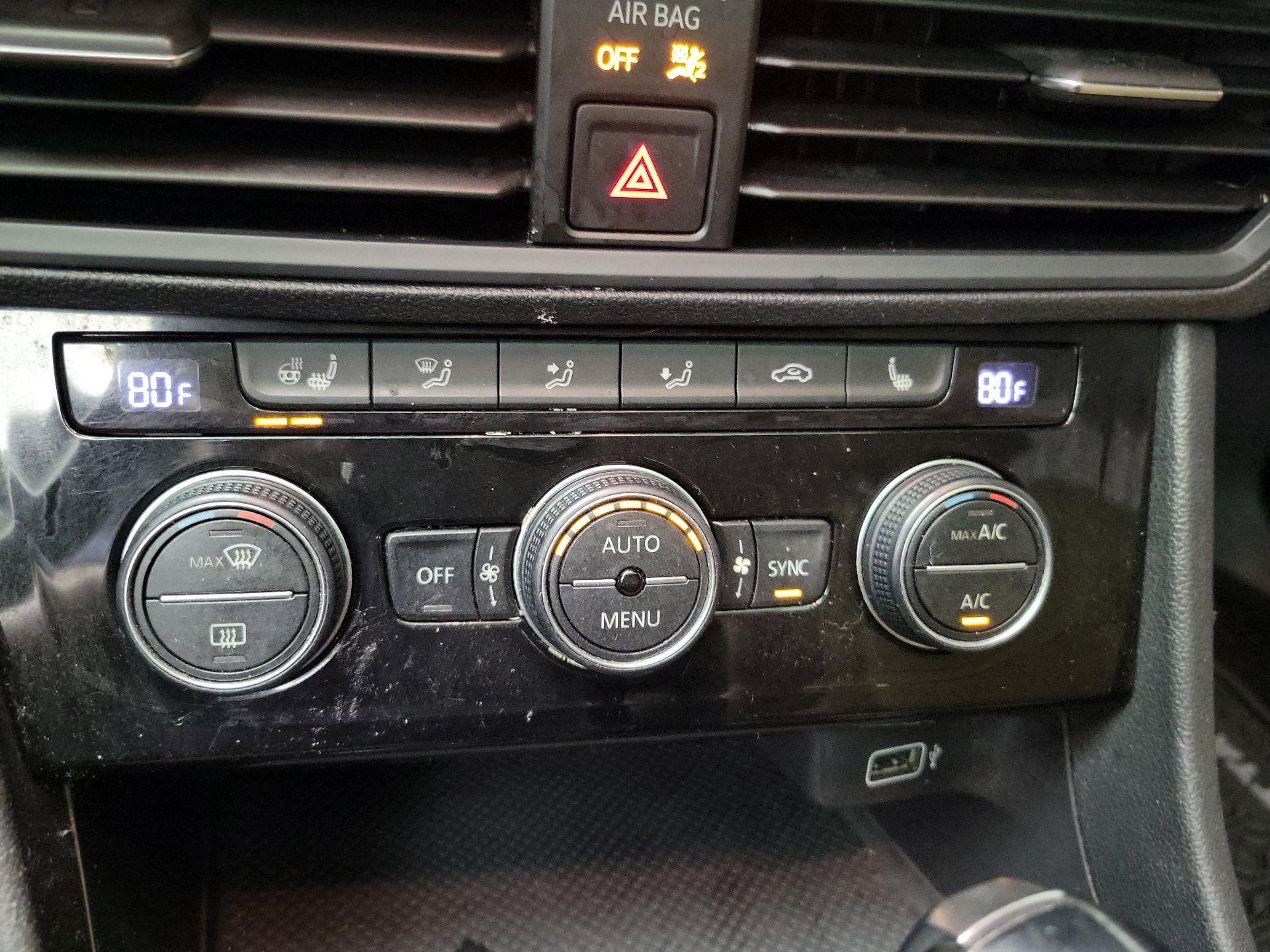 Thumbnail: 2019 Volkswagen Jetta - 14