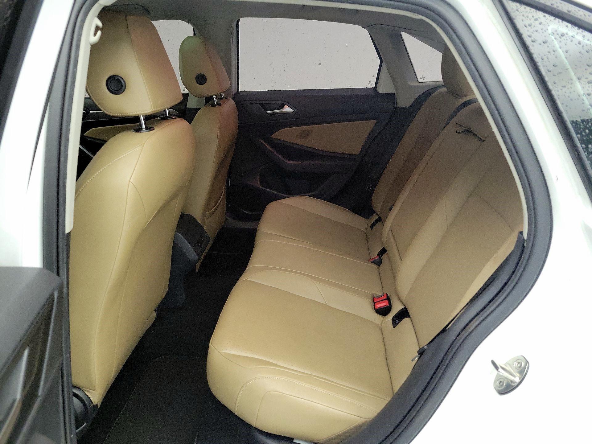 Thumbnail: 2019 Volkswagen Jetta - 18