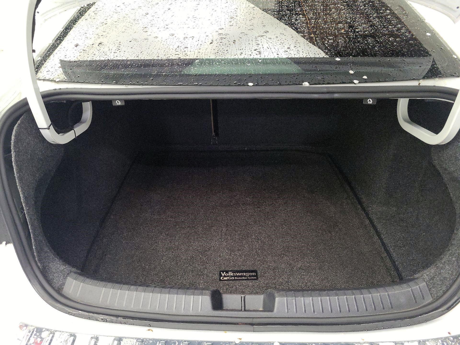 Thumbnail: 2019 Volkswagen Jetta - 19