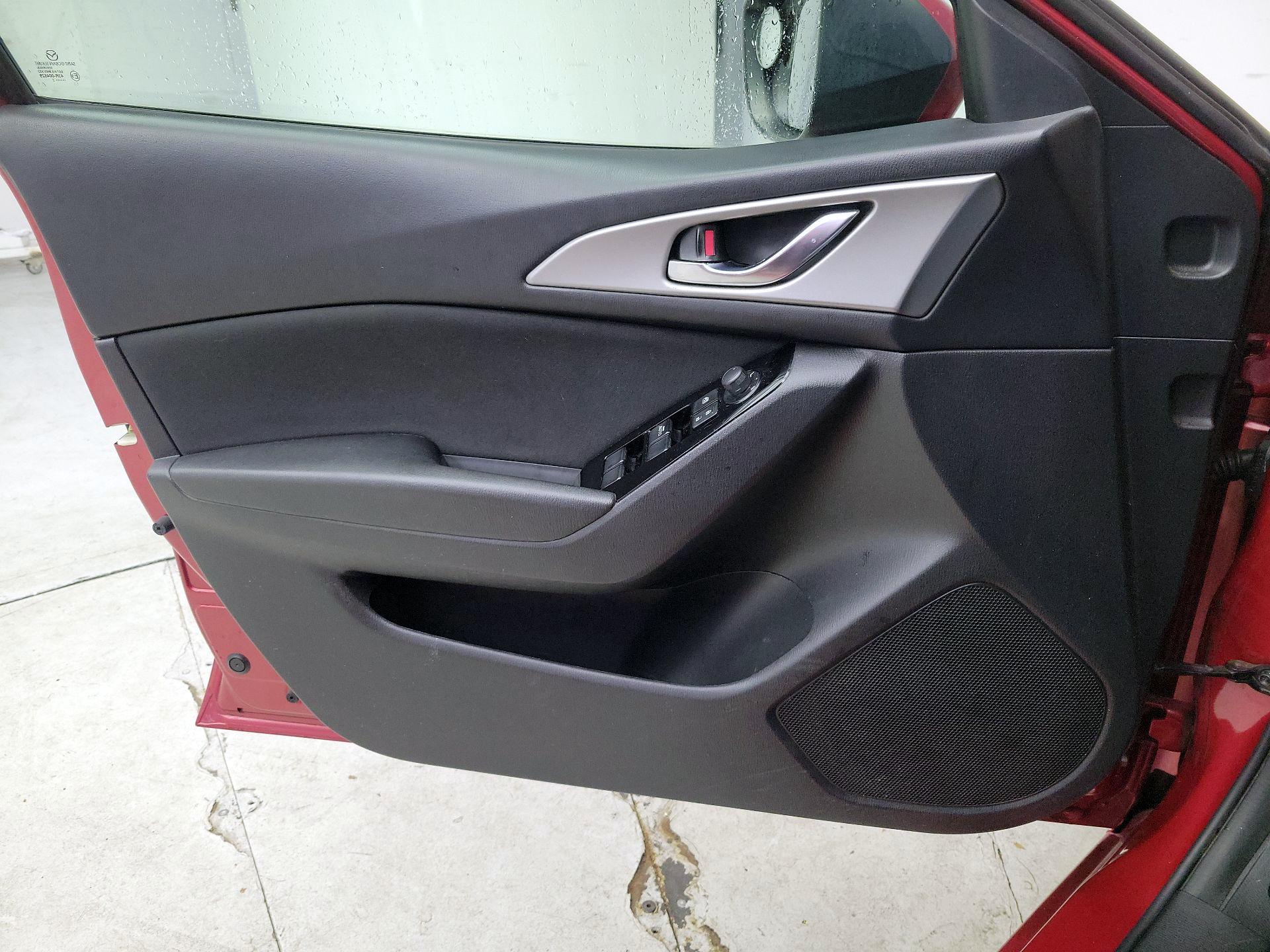 Thumbnail: 2017 Mazda Mazda3 - 12