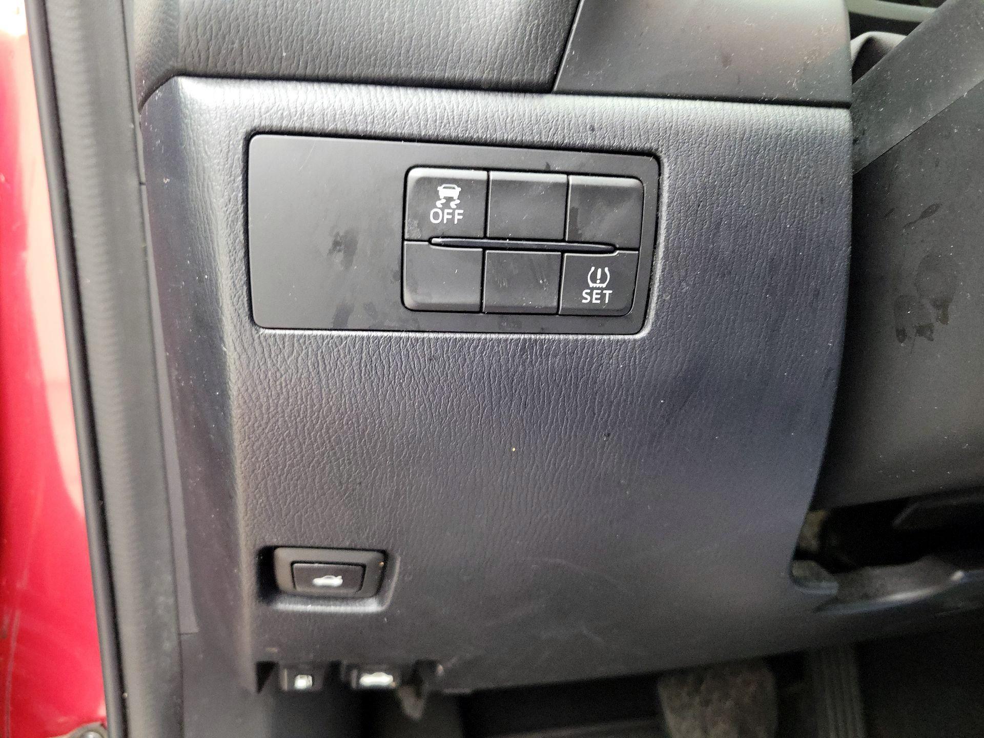 Thumbnail: 2017 Mazda Mazda3 - 13