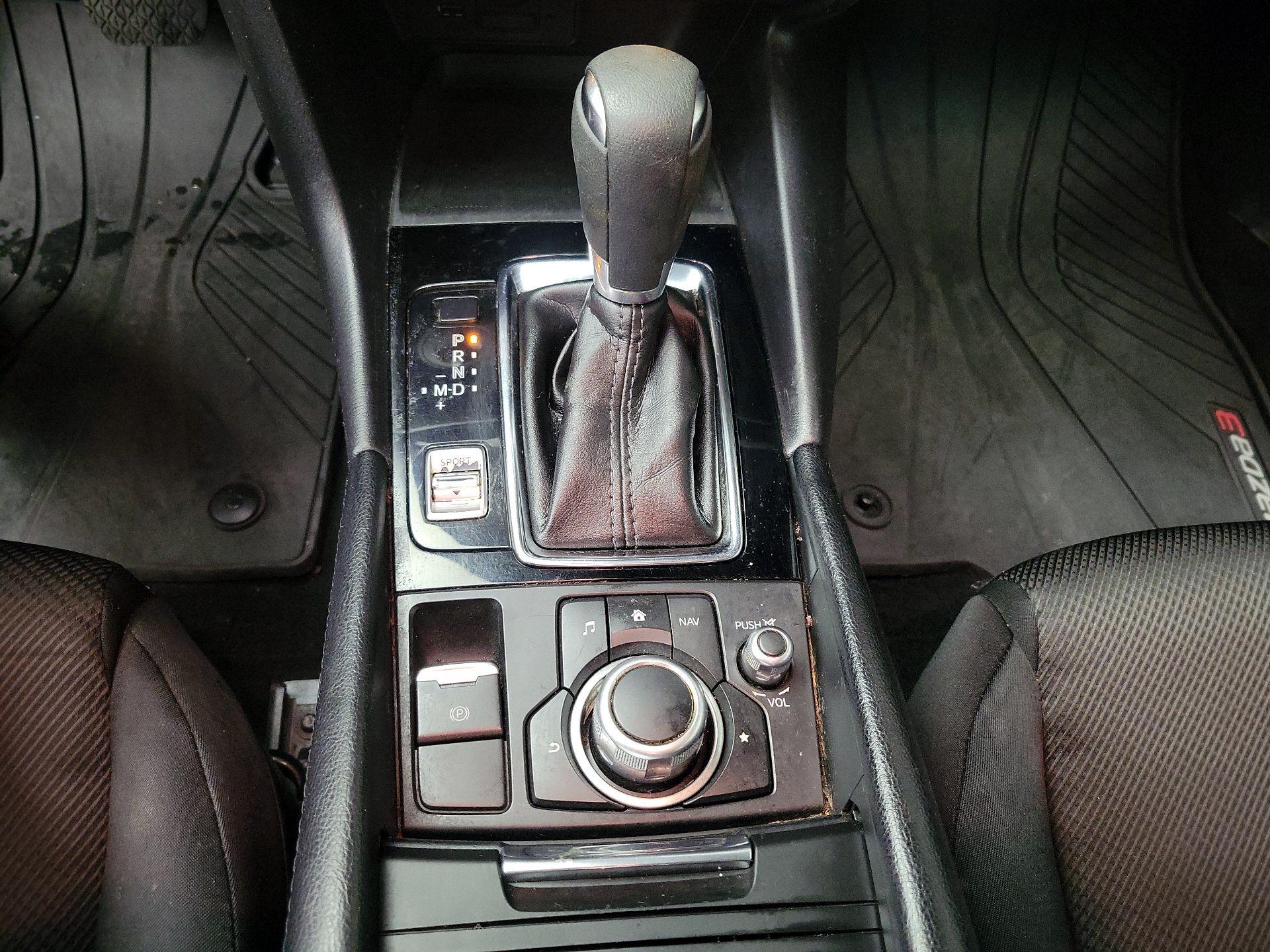 Thumbnail: 2017 Mazda Mazda3 - 17