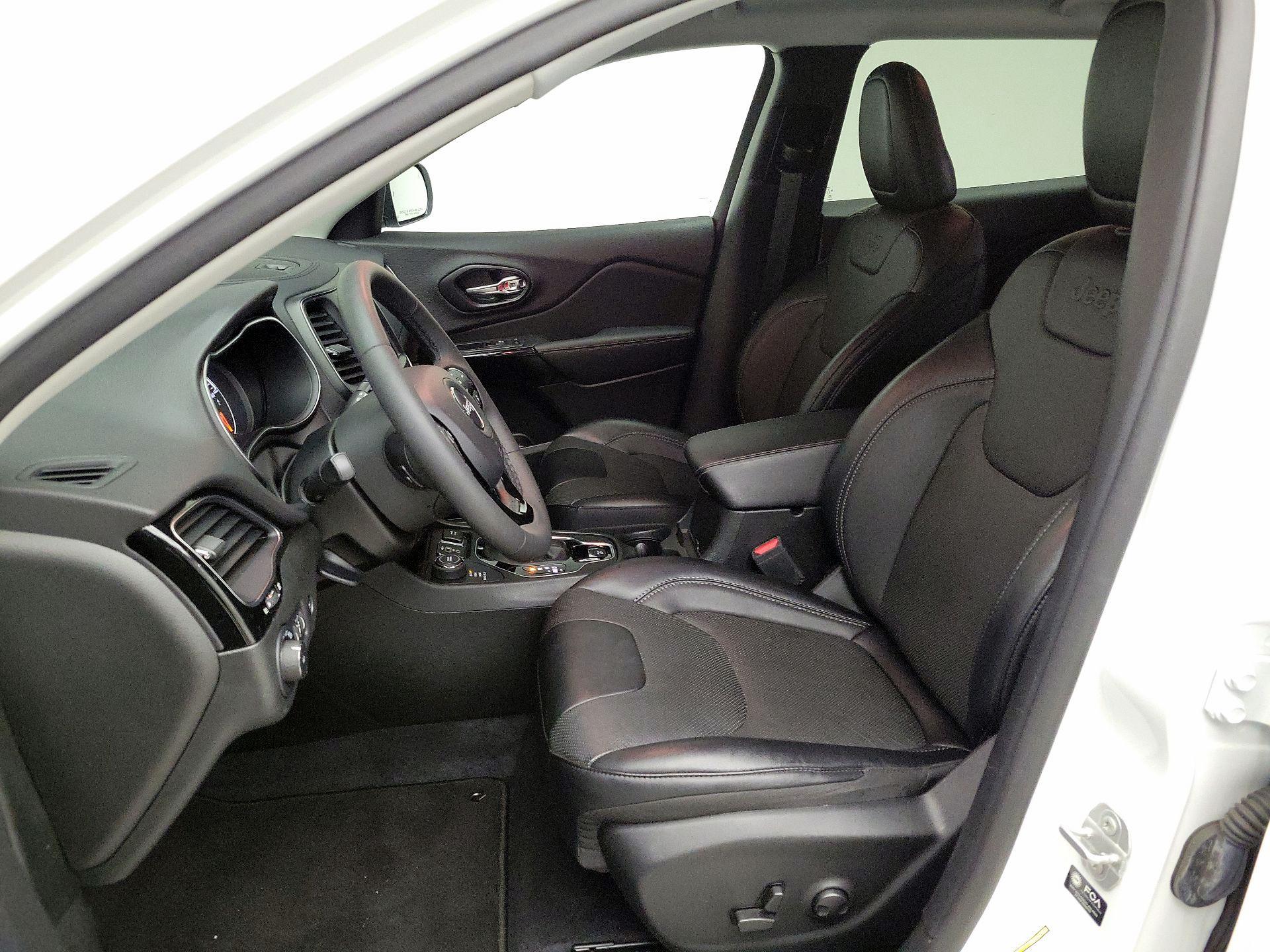 Thumbnail: 2023 Jeep Cherokee - 11