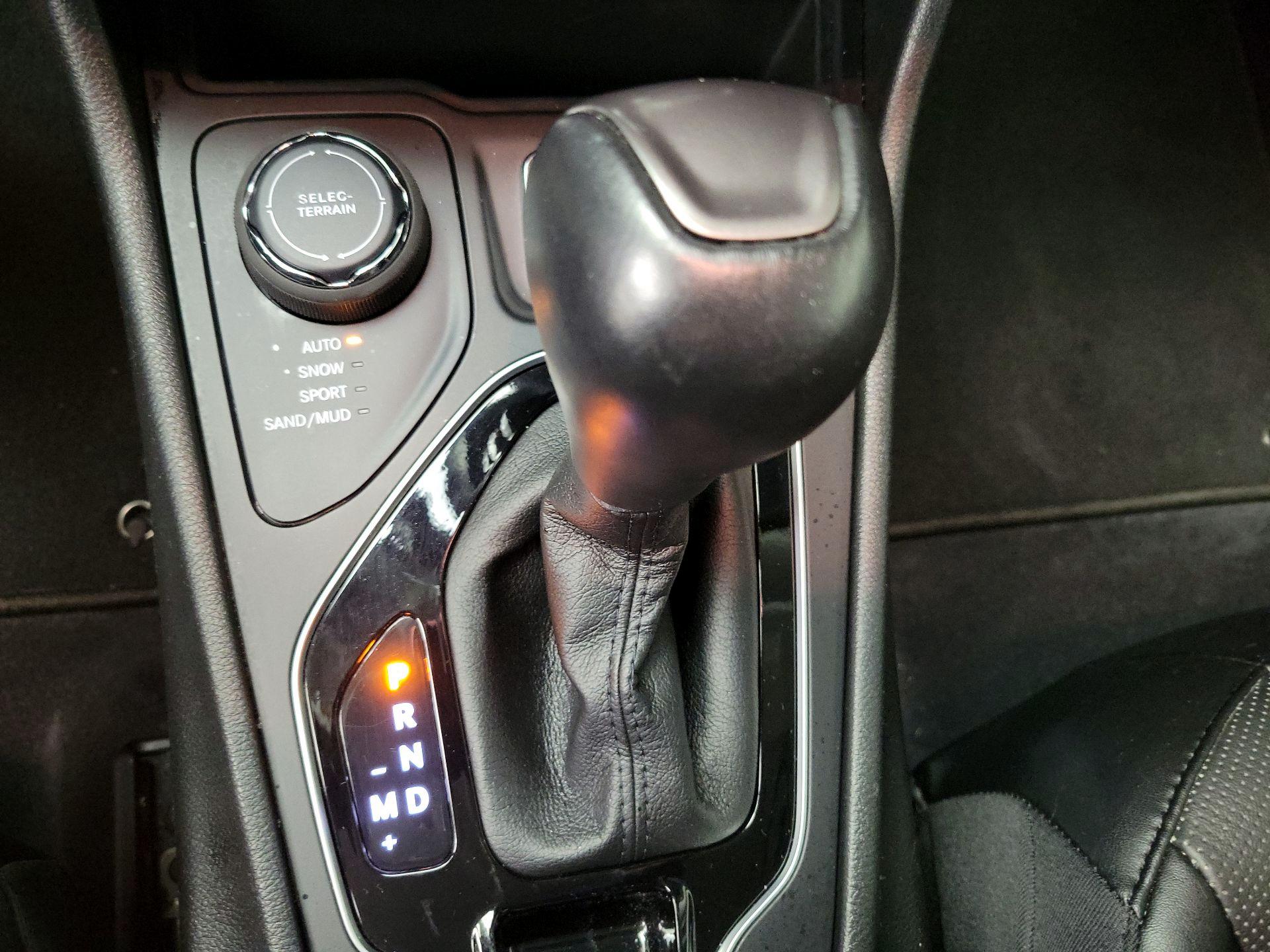 Thumbnail: 2023 Jeep Cherokee - 18