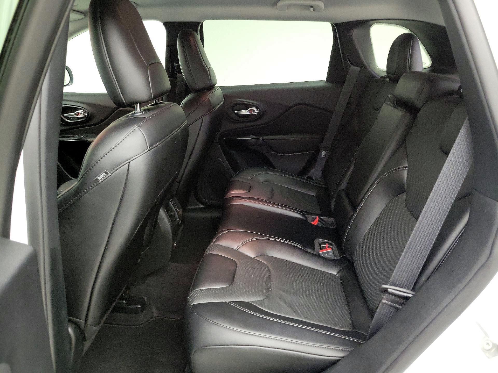 Thumbnail: 2023 Jeep Cherokee - 20