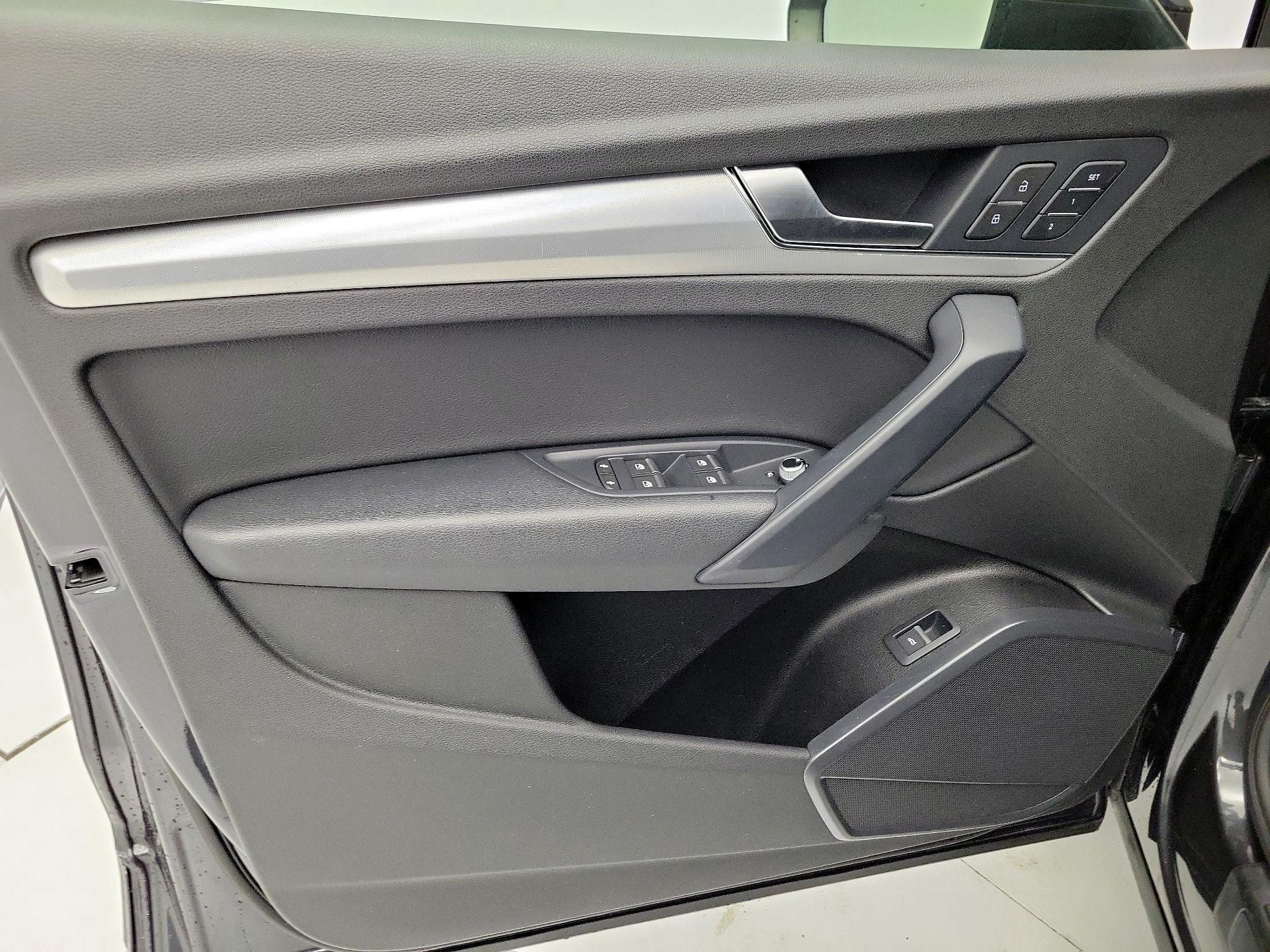 Thumbnail: 2020 Audi Q5 - 12