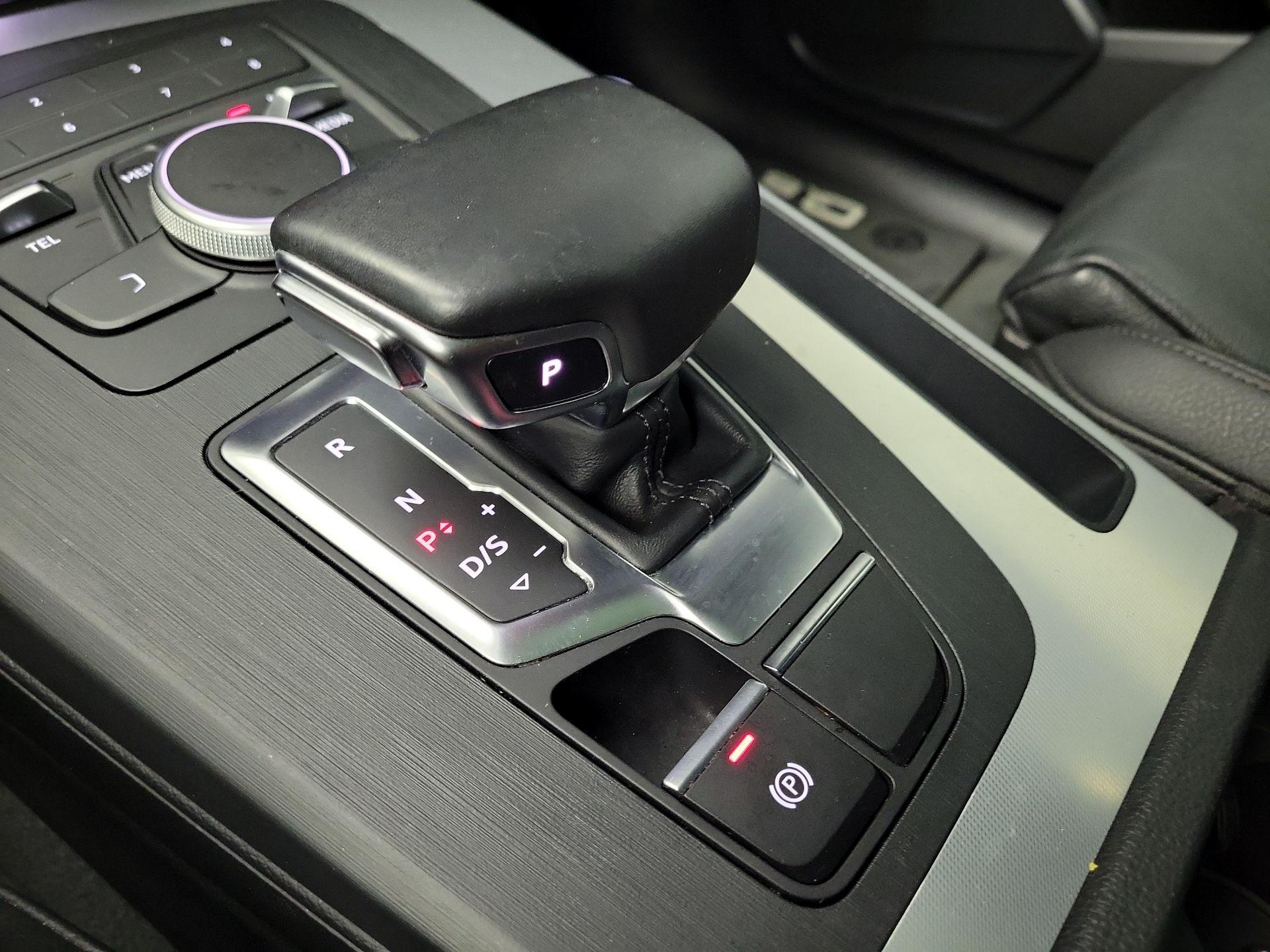 Thumbnail: 2020 Audi Q5 - 17