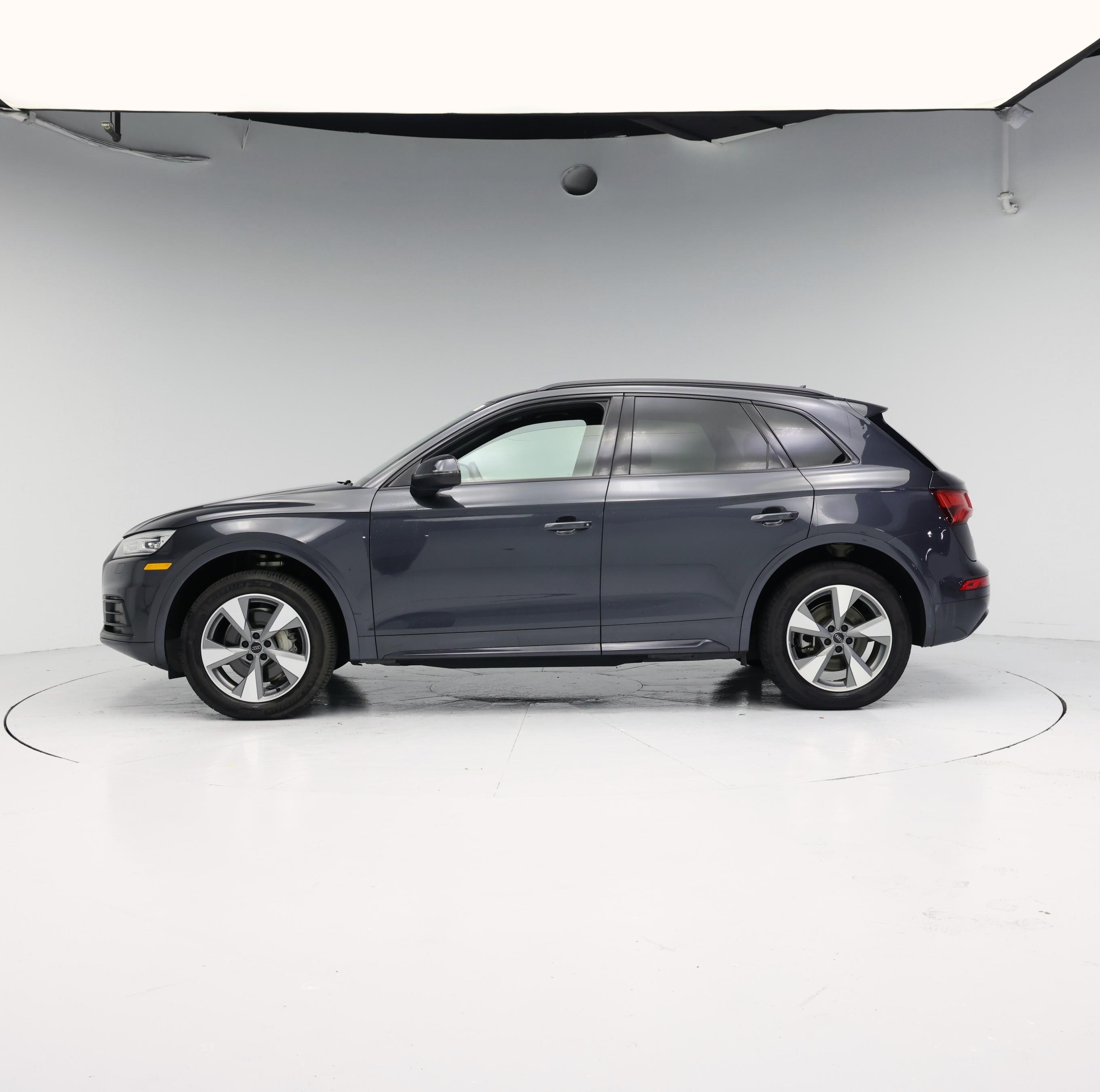 Thumbnail: 2020 Audi Q5 - 3