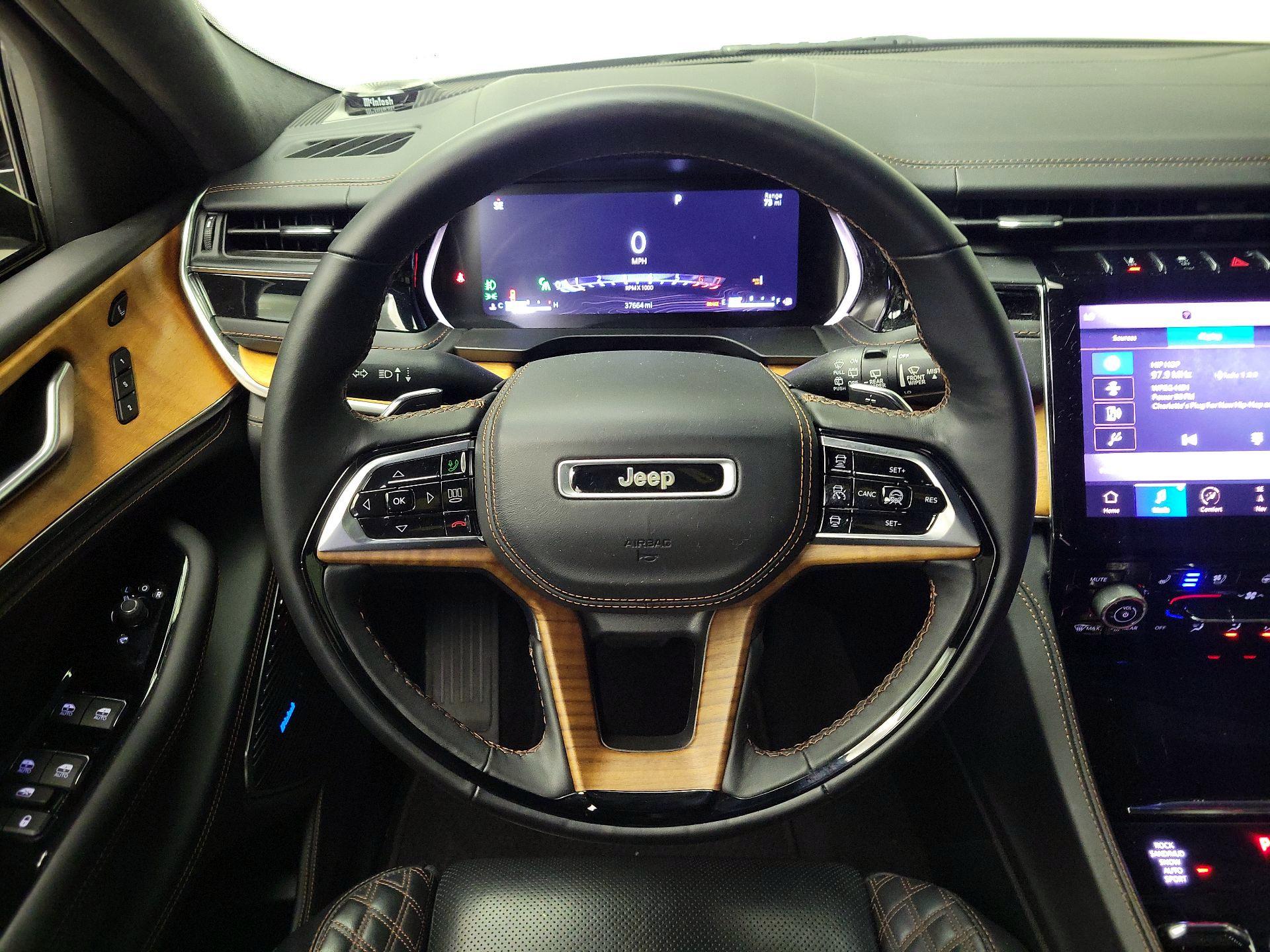 Thumbnail: 2023 Jeep Grand Cherokee - 10