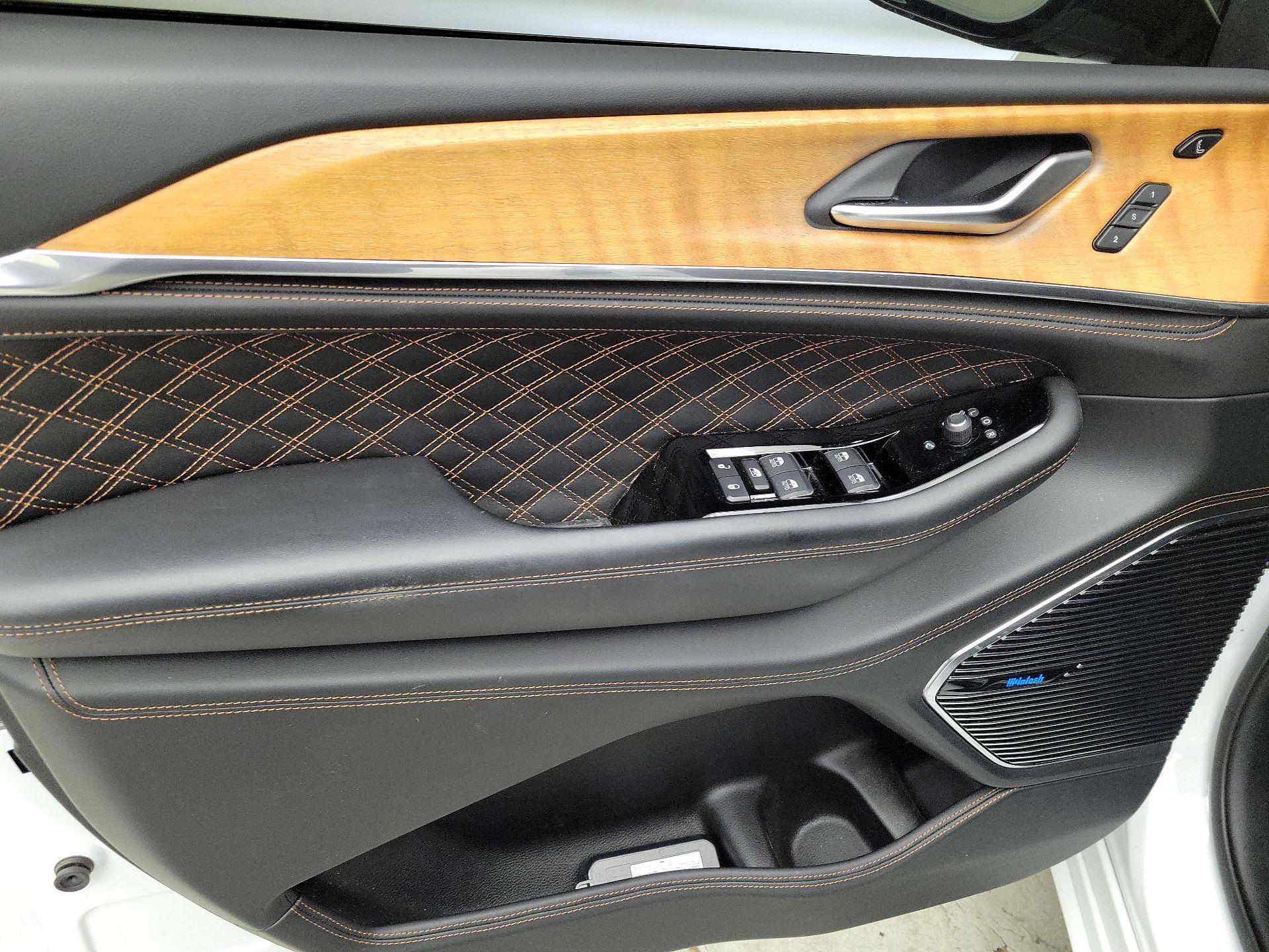 Thumbnail: 2023 Jeep Grand Cherokee - 12