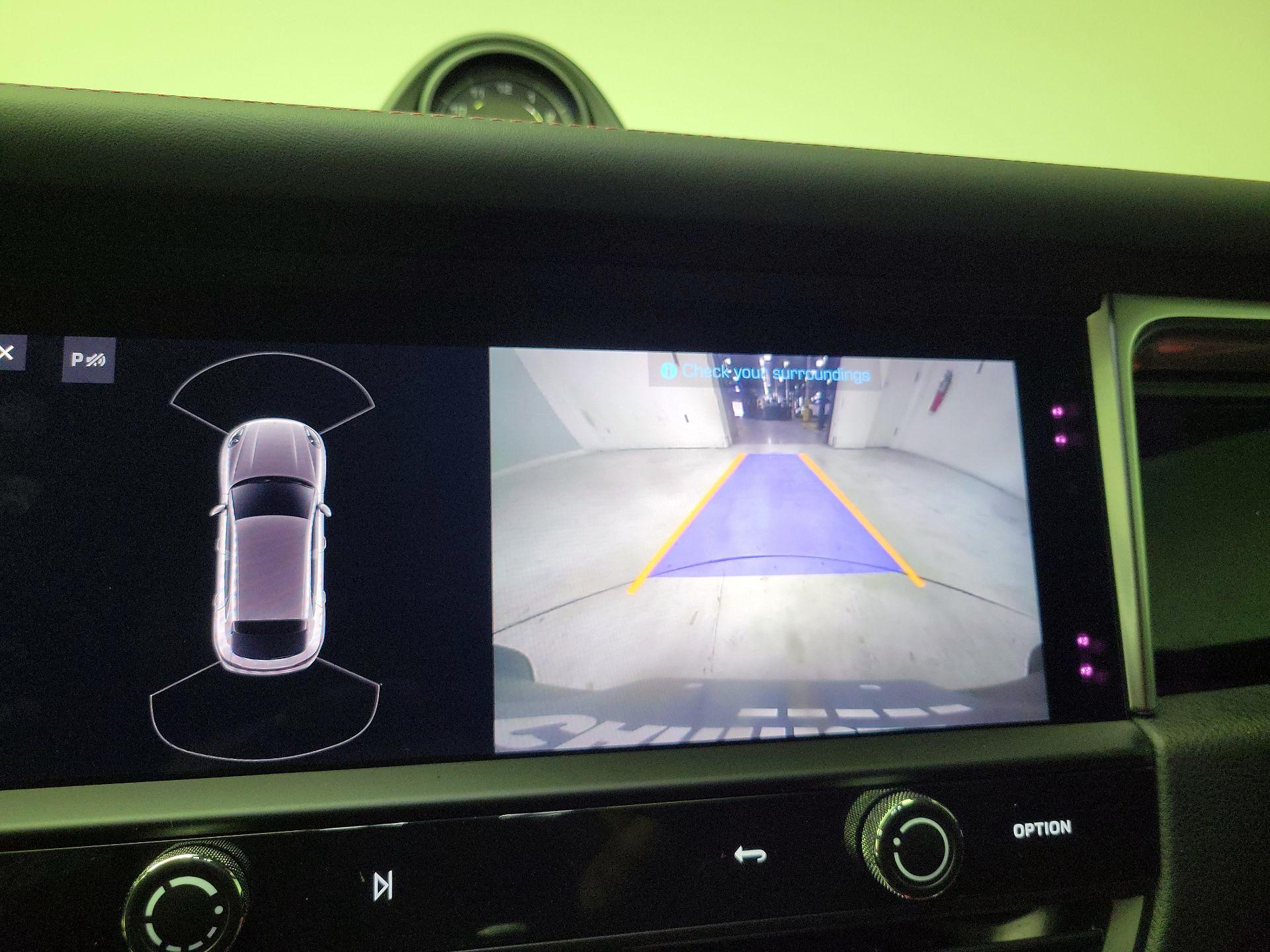 Thumbnail: 2023 Porsche Macan - 15