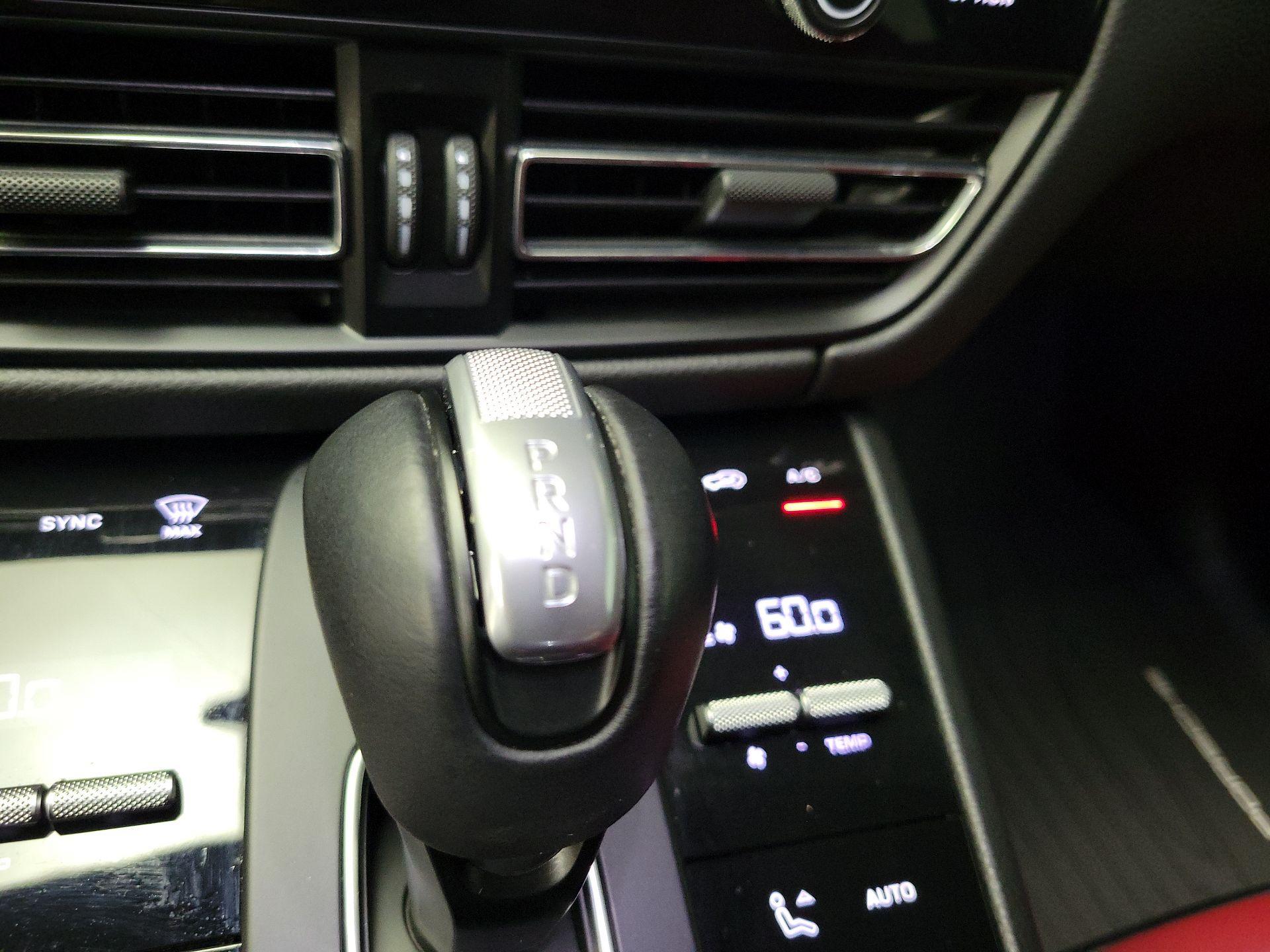 Thumbnail: 2023 Porsche Macan - 18