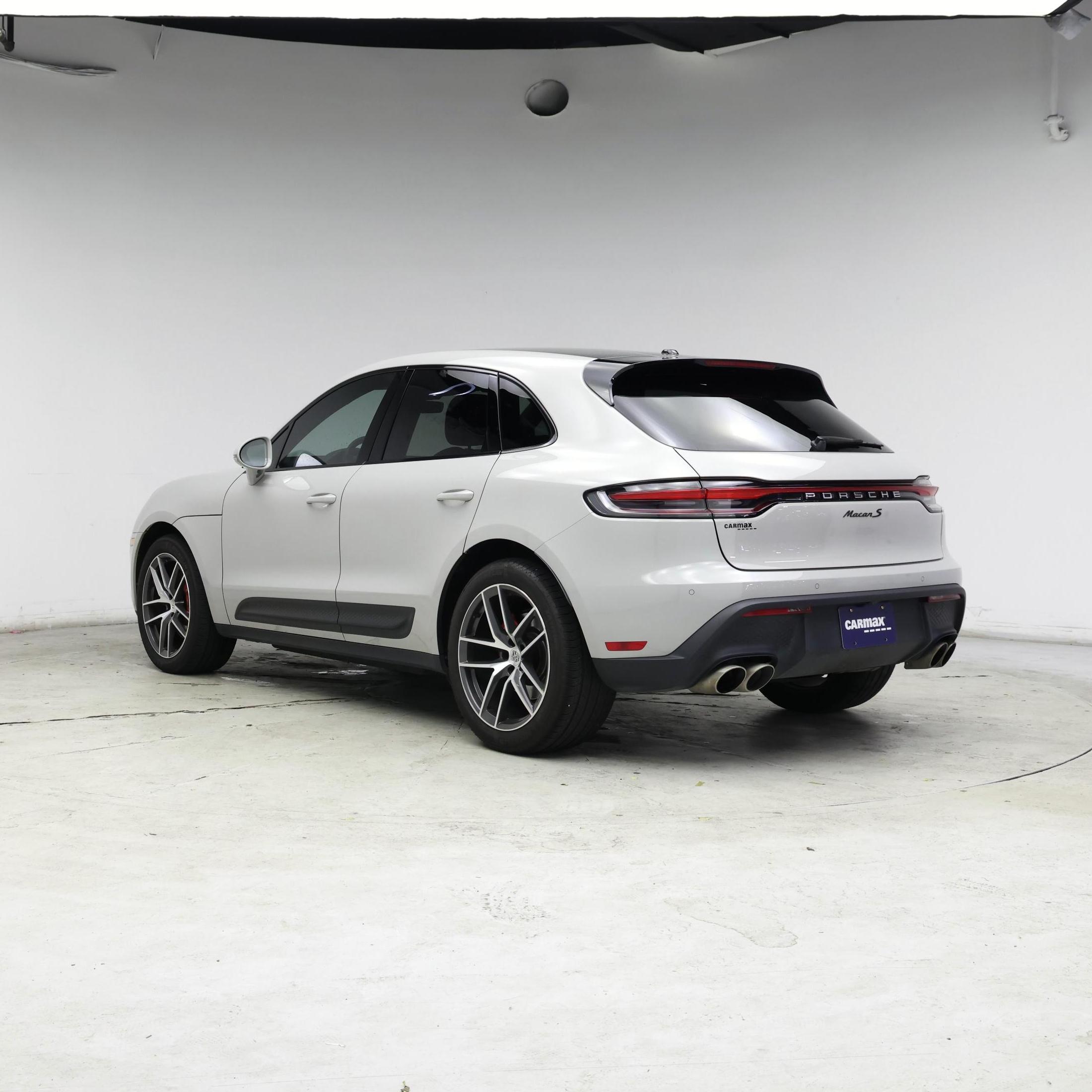 Thumbnail: 2023 Porsche Macan - 2