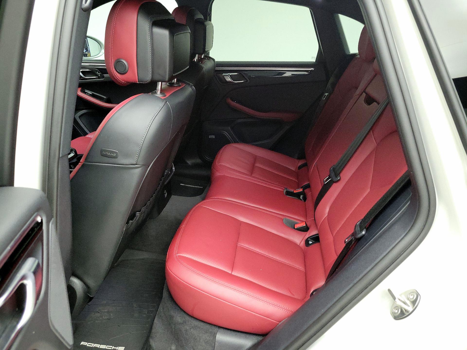 Thumbnail: 2023 Porsche Macan - 20