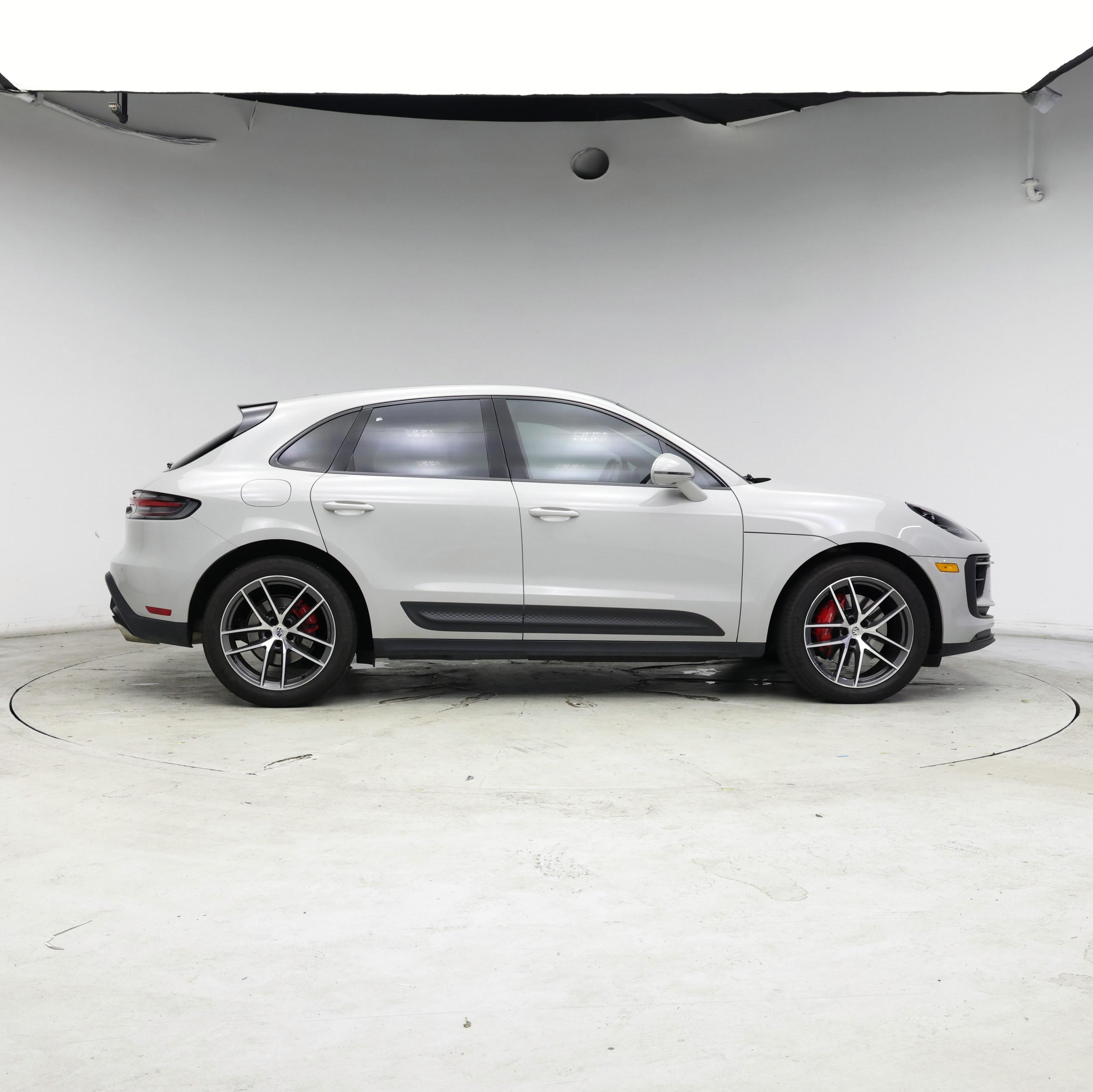 Thumbnail: 2023 Porsche Macan - 7