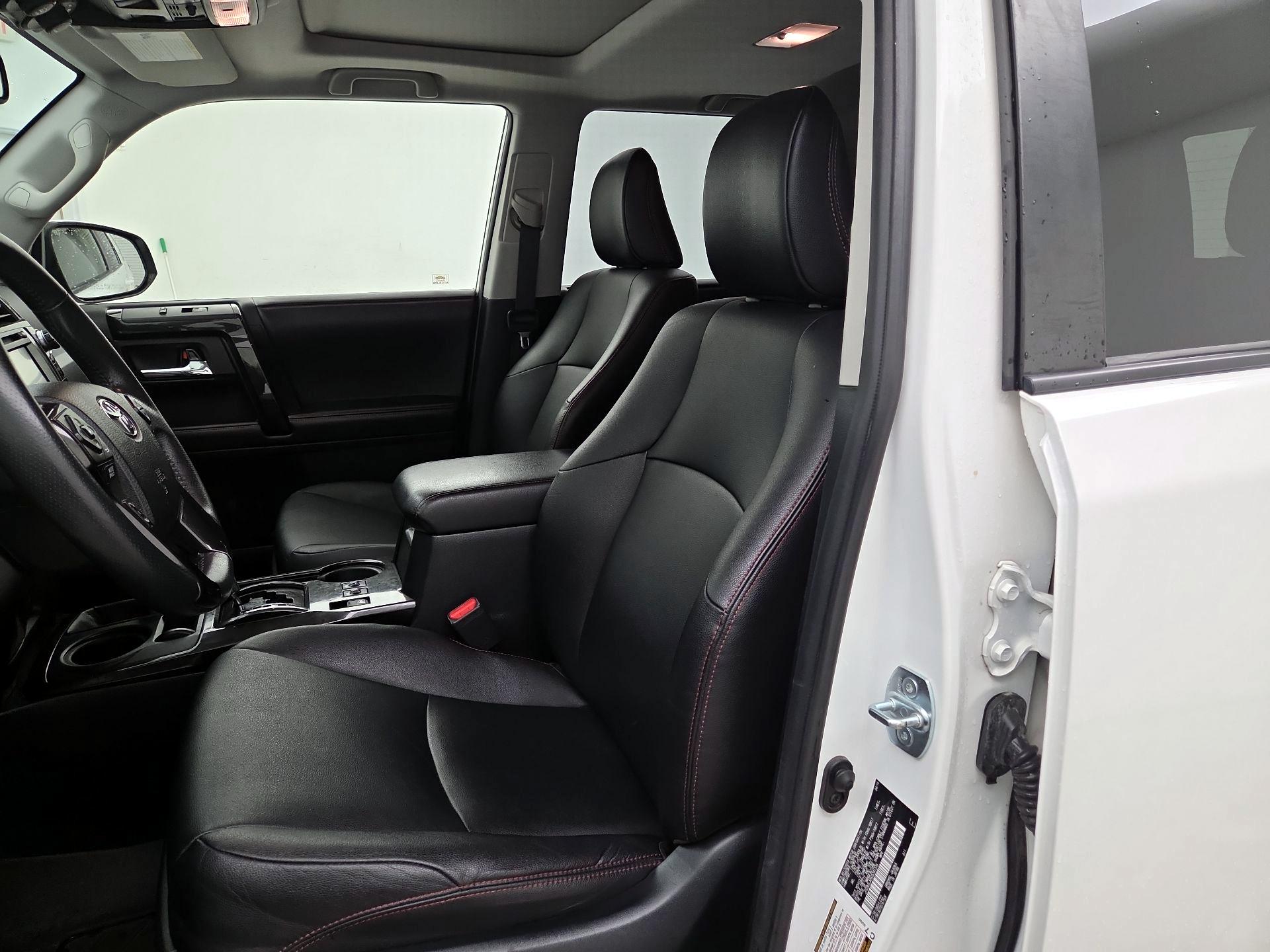 Thumbnail: 2016 Toyota 4Runner - 11