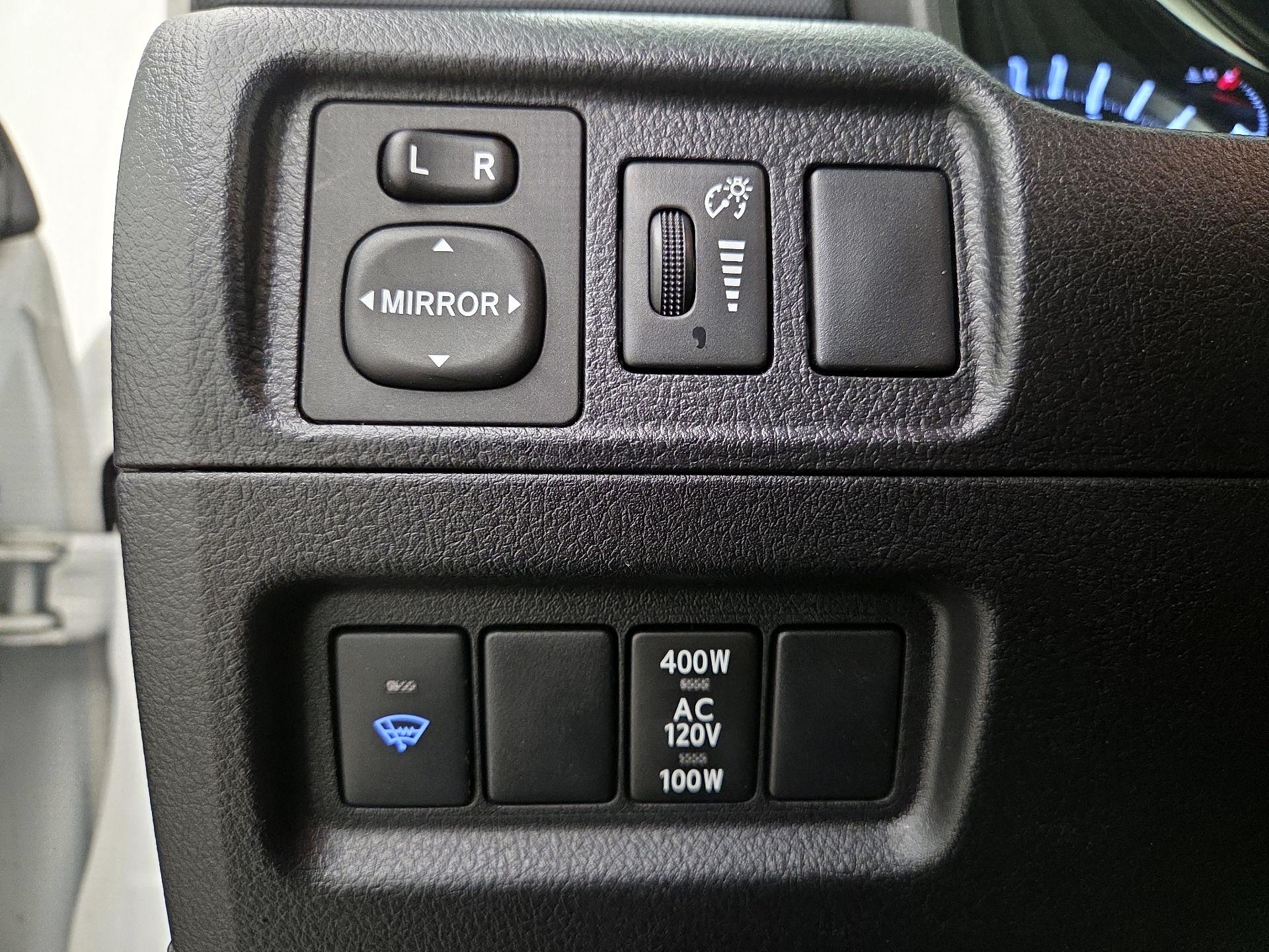 Thumbnail: 2016 Toyota 4Runner - 13