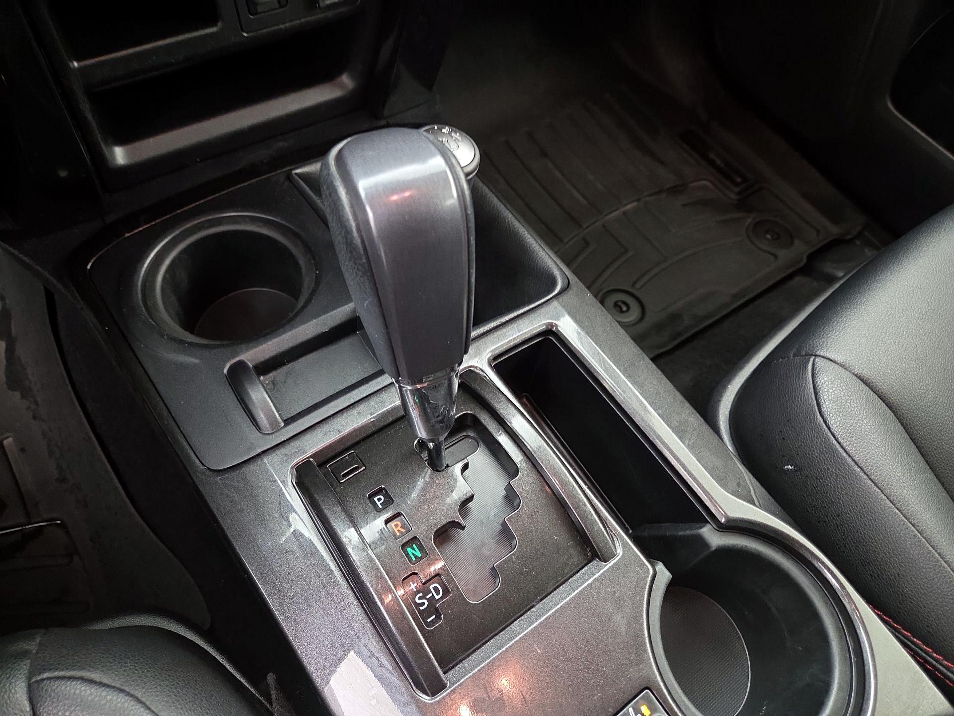 Thumbnail: 2016 Toyota 4Runner - 17