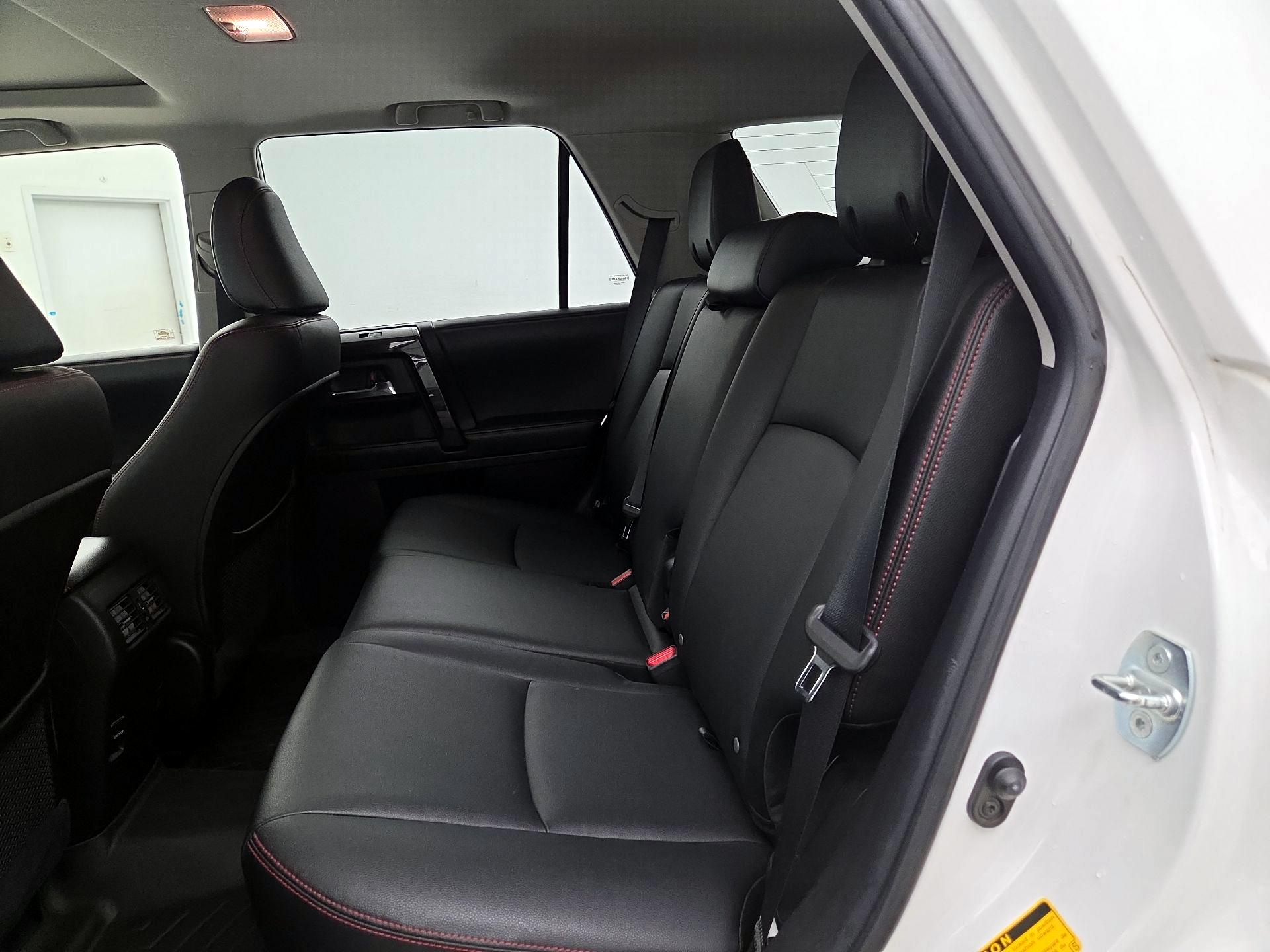 Thumbnail: 2016 Toyota 4Runner - 20