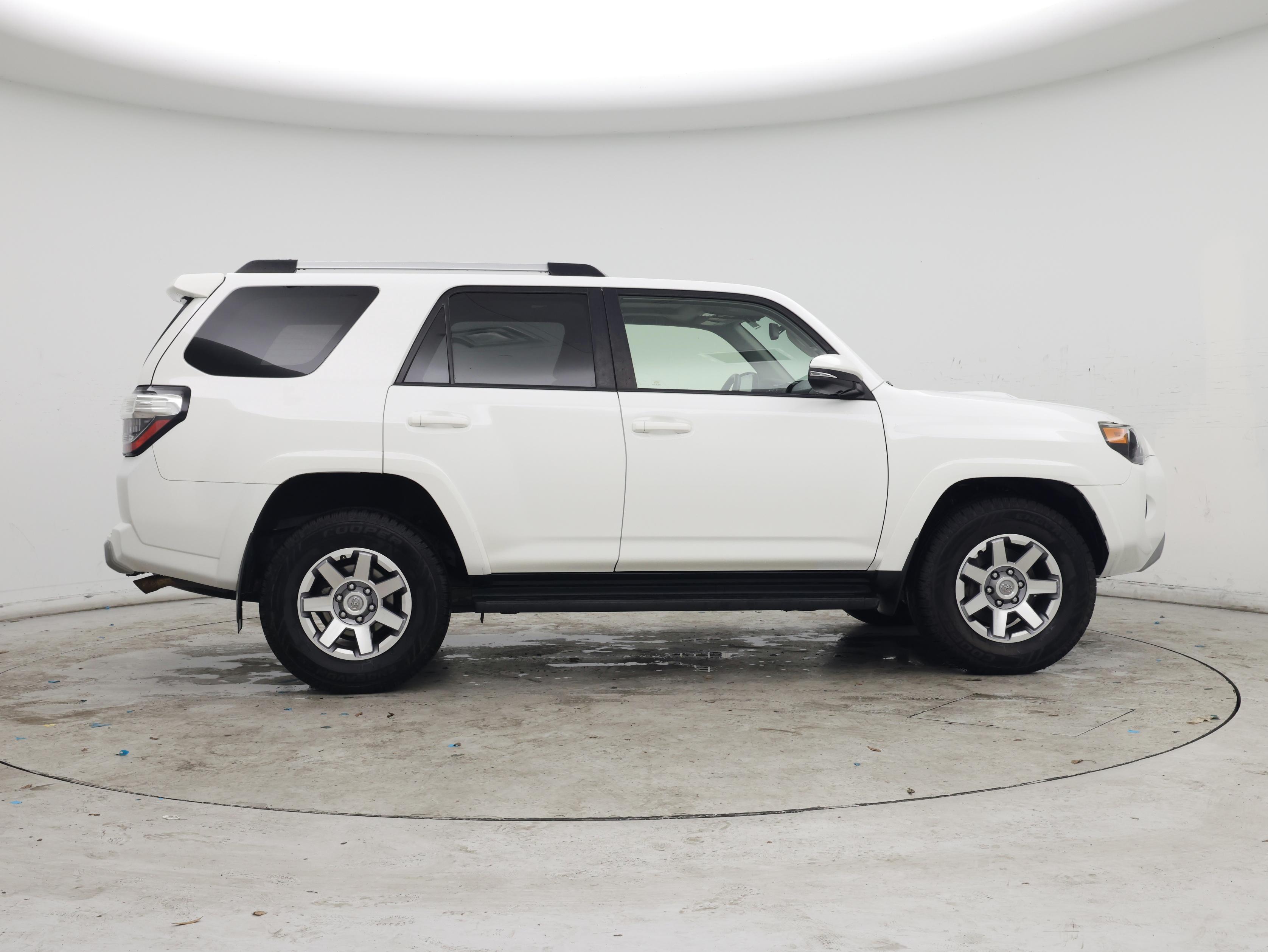 Thumbnail: 2016 Toyota 4Runner - 7