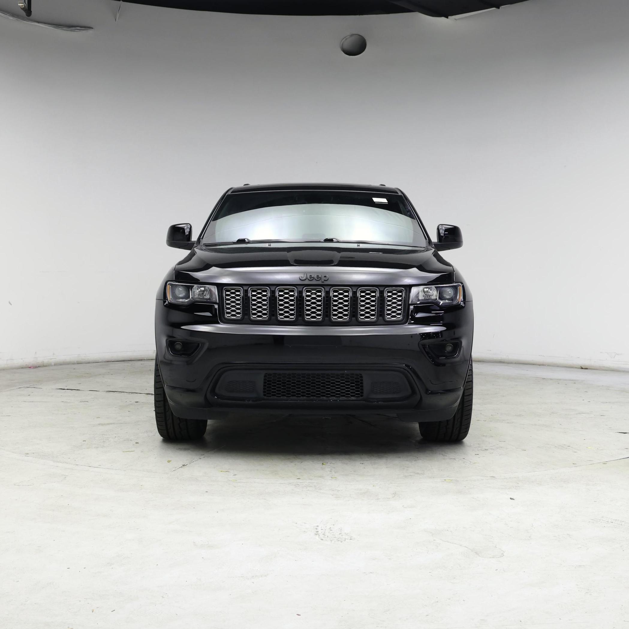 Thumbnail: 2018 Jeep Grand Cherokee - 5