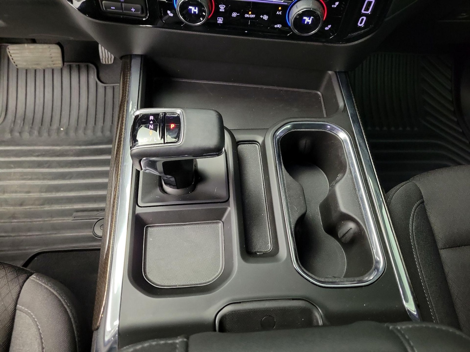 2024 Chevrolet Silverado 1500 RST - Photo 18