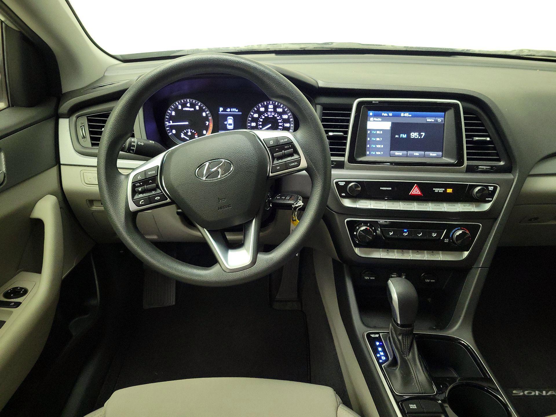 Thumbnail: 2019 Hyundai Sonata - 10